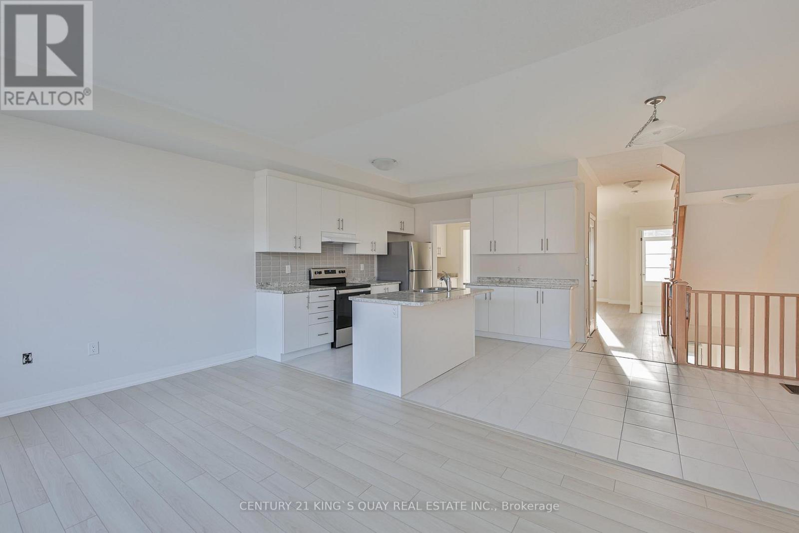 35 Floyd Ford Way, Markham, Ontario  L6B 1R2 - Photo 6 - N12493342