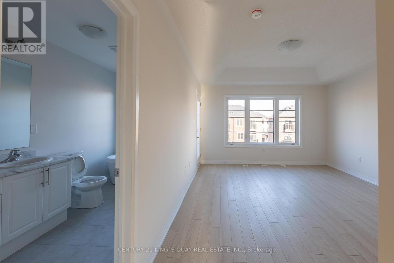 35 Floyd Ford Way, Markham, Ontario  L6B 1R2 - Photo 9 - N12493342