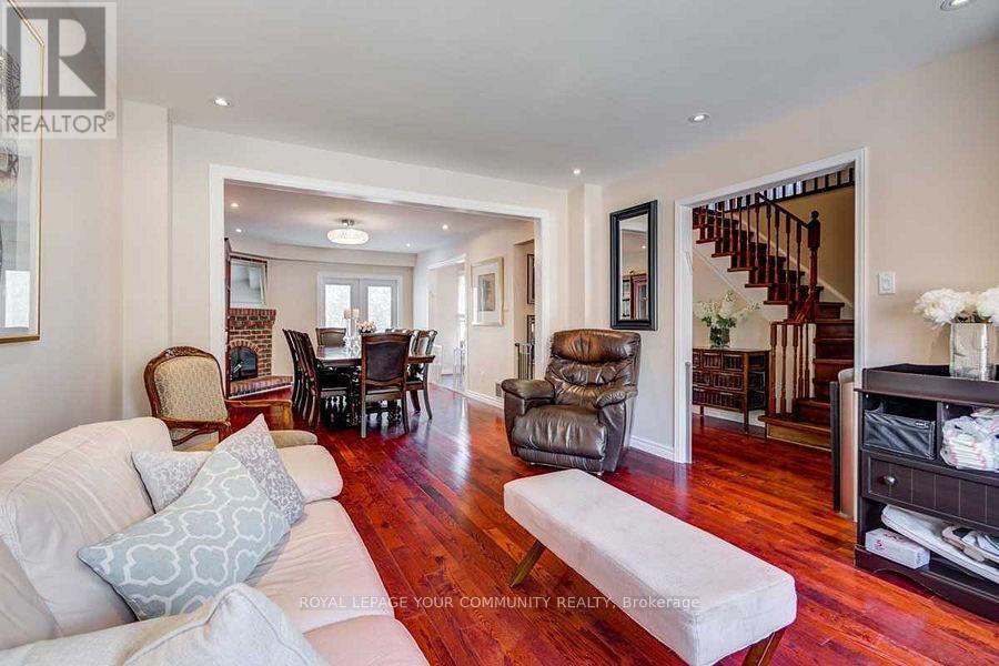 98 York Hill Boulevard, Vaughan, Ontario  L4J 2P6 - Photo 4 - N12493368