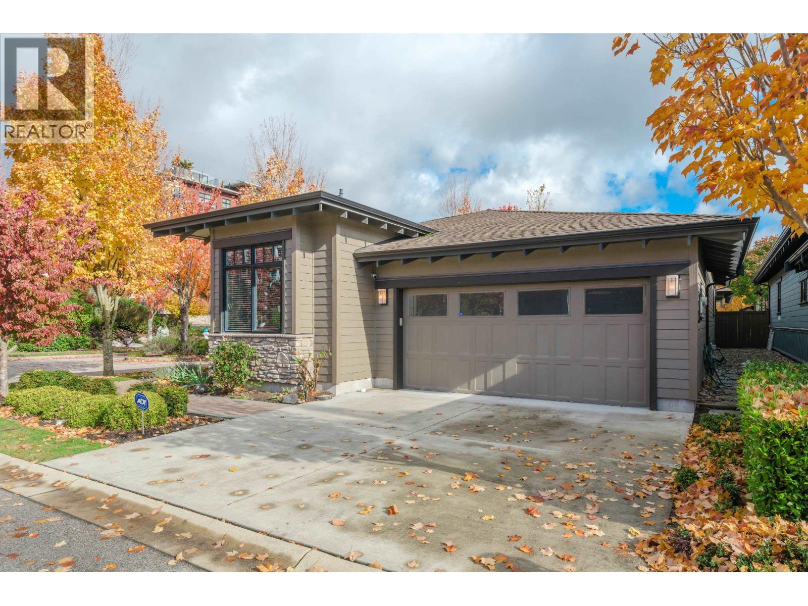 5036 Springs Boulevard, Delta, British Columbia  V4M 0A7 - Photo 2 - R3063077