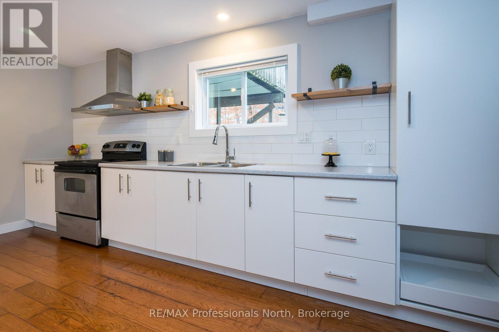 45 Yonge Street S, Huntsville, Ontario  P1H 1V1 - Photo 21 - X12493570