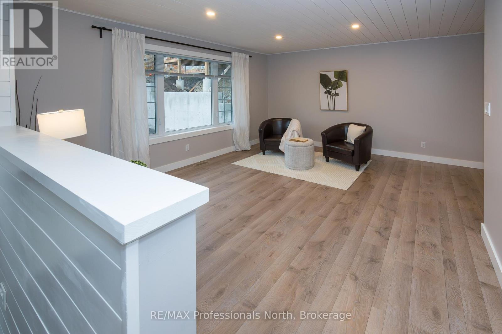 45 Yonge Street S, Huntsville, Ontario  P1H 1V1 - Photo 4 - X12493570