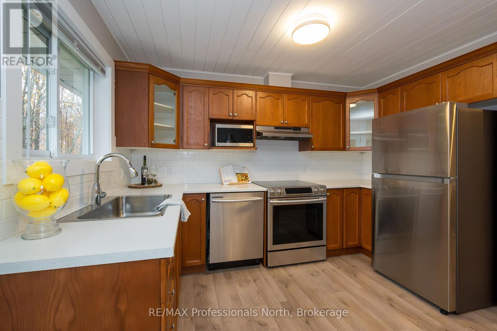 45 Yonge Street S, Huntsville, Ontario  P1H 1V1 - Photo 8 - X12493570