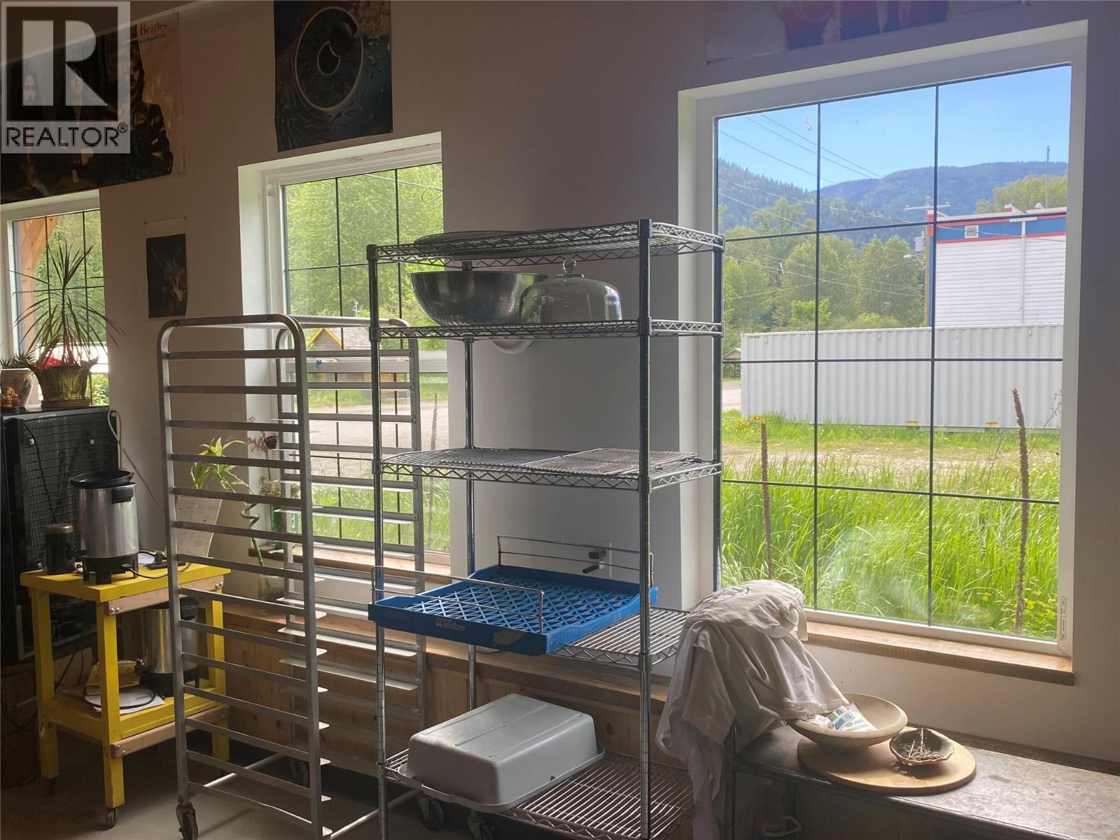 7114 1st Avenue, Ymir, British Columbia  V0G 2K0 - Photo 10 - 10366892