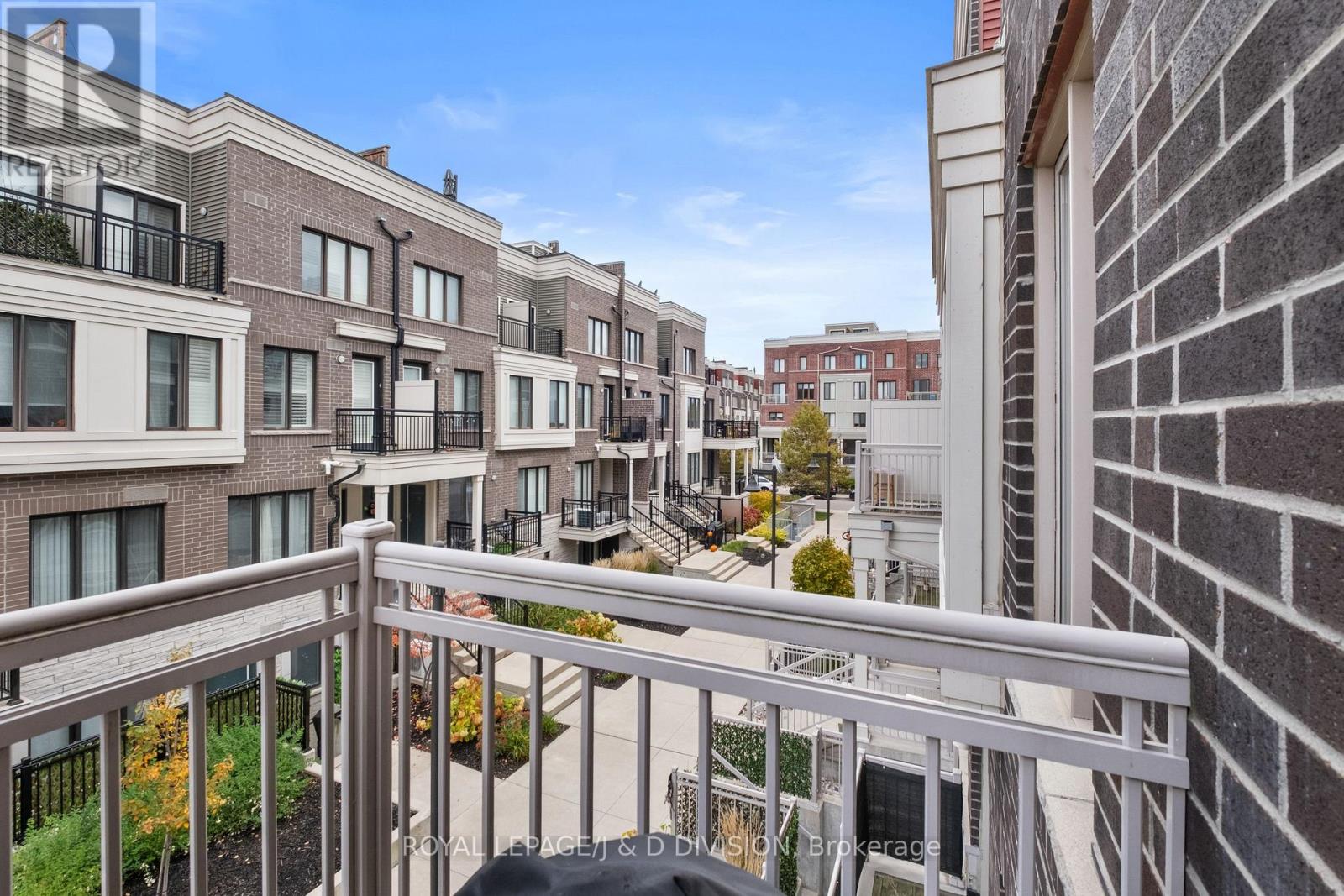 Th4 - 120 Long Branch Avenue, Toronto, Ontario  M8W 0B1 - Photo 11 - W12493244