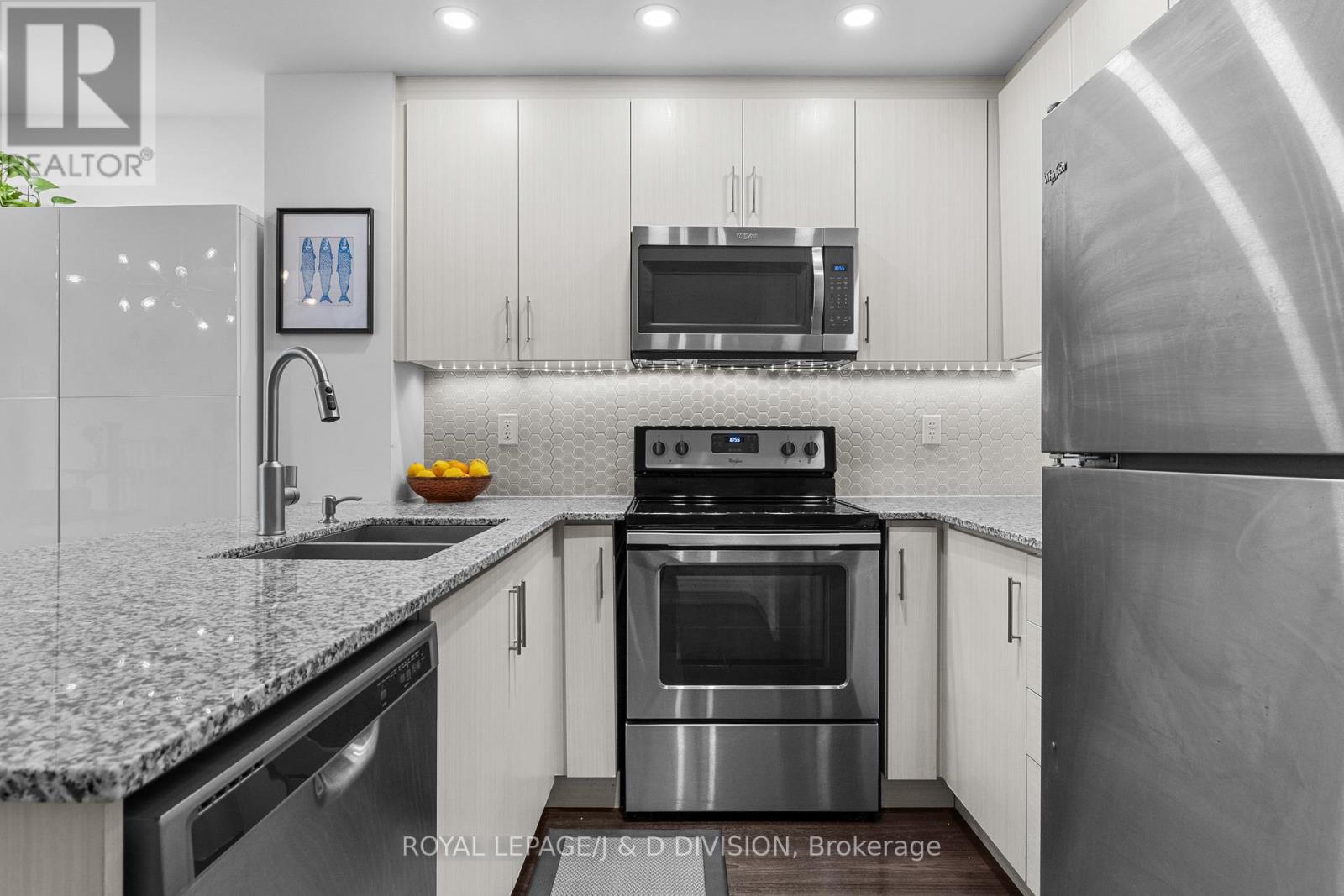 Th4 - 120 Long Branch Avenue, Toronto, Ontario  M8W 0B1 - Photo 15 - W12493244