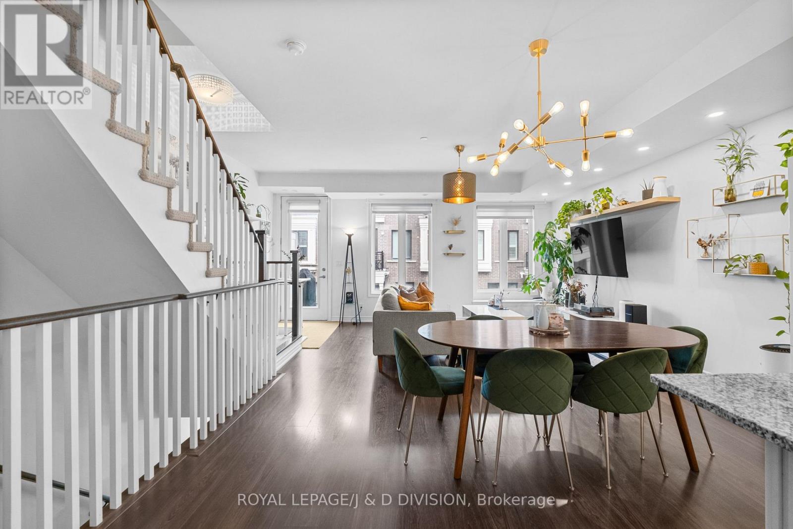 Th4 - 120 Long Branch Avenue, Toronto, Ontario  M8W 0B1 - Photo 2 - W12493244