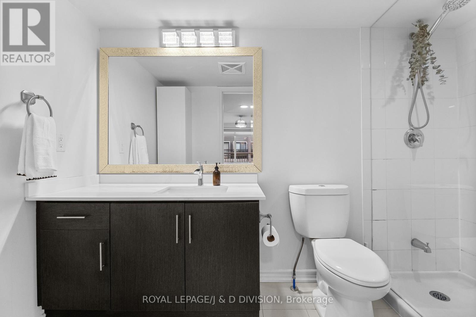 Th4 - 120 Long Branch Avenue, Toronto, Ontario  M8W 0B1 - Photo 25 - W12493244