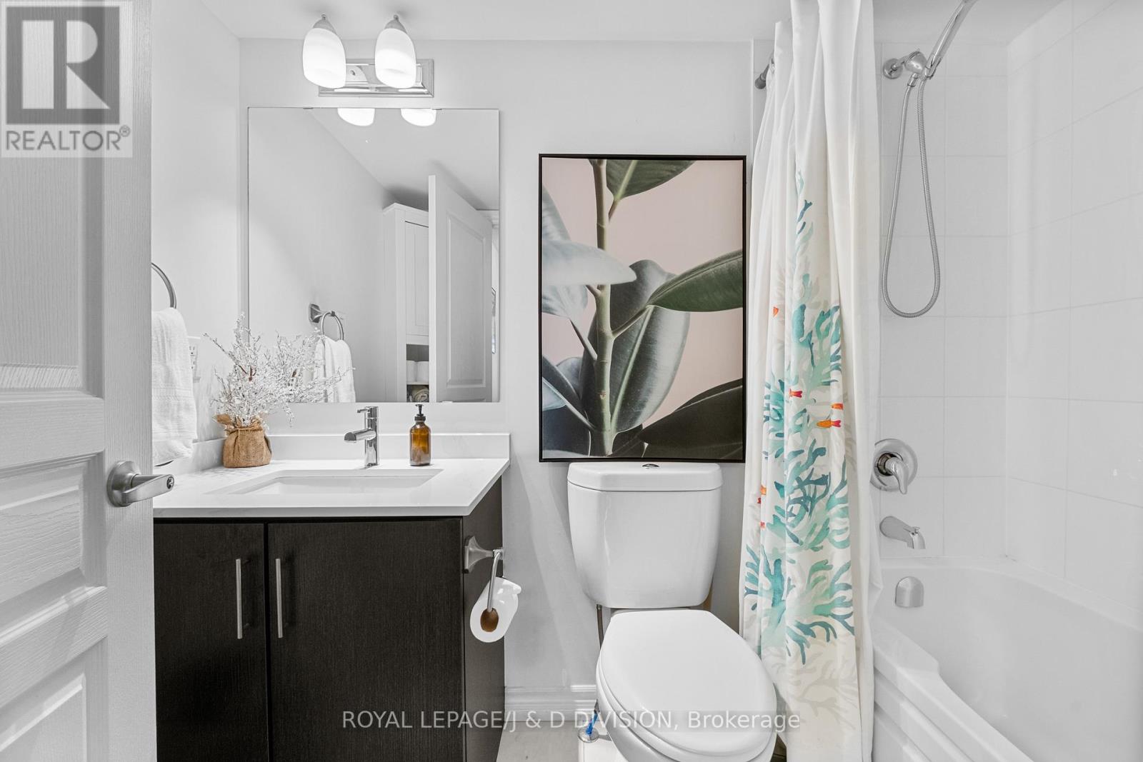 Th4 - 120 Long Branch Avenue, Toronto, Ontario  M8W 0B1 - Photo 27 - W12493244