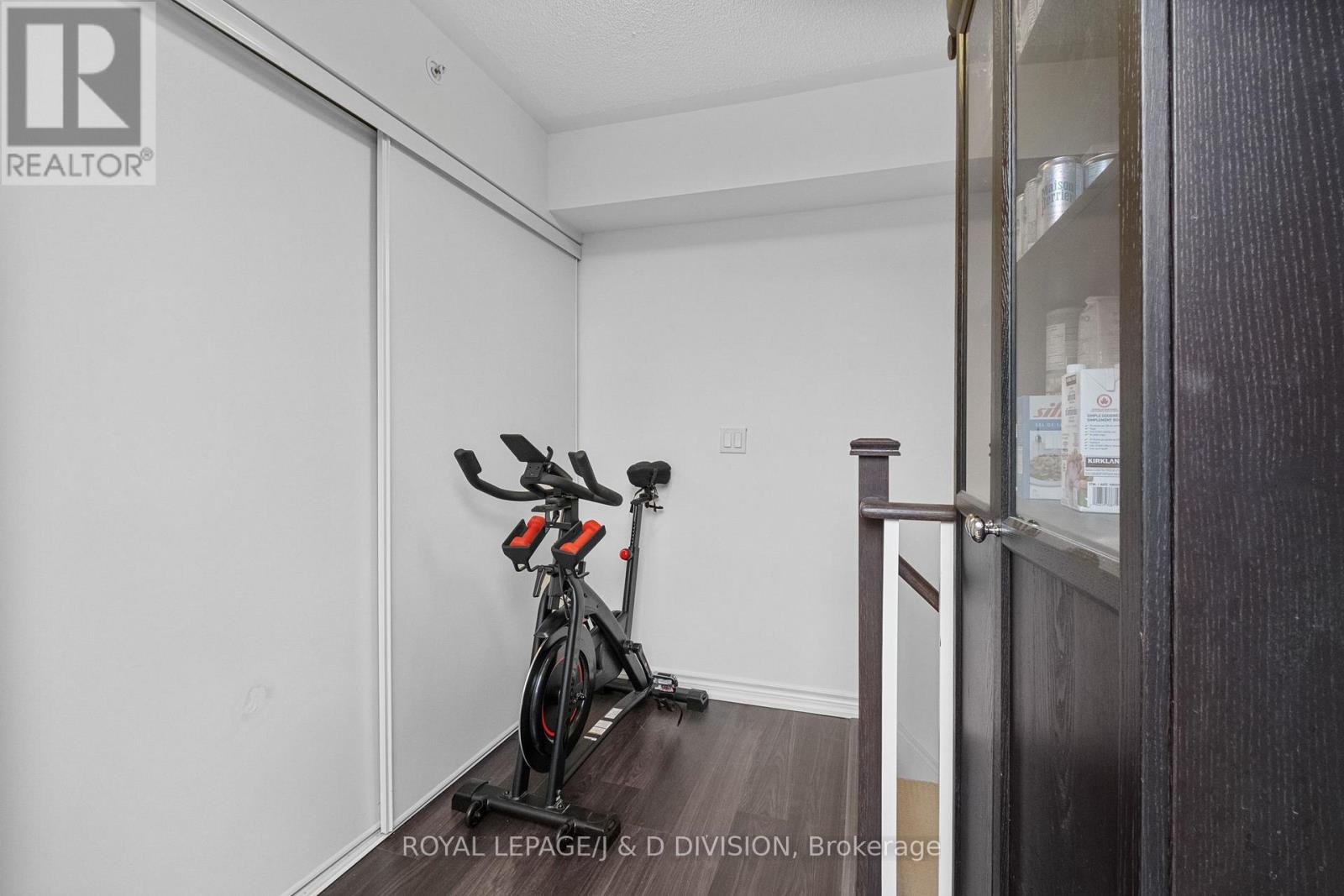 Th4 - 120 Long Branch Avenue, Toronto, Ontario  M8W 0B1 - Photo 29 - W12493244