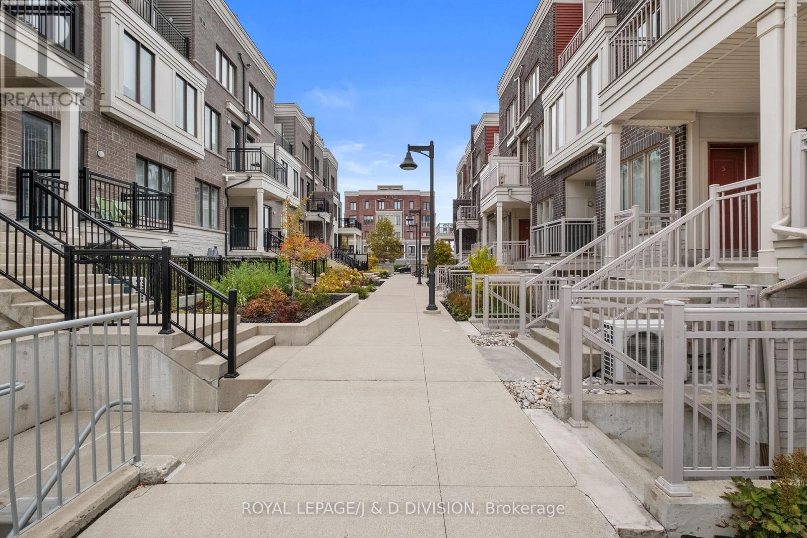 Th4 - 120 Long Branch Avenue, Toronto, Ontario  M8W 0B1 - Photo 36 - W12493244