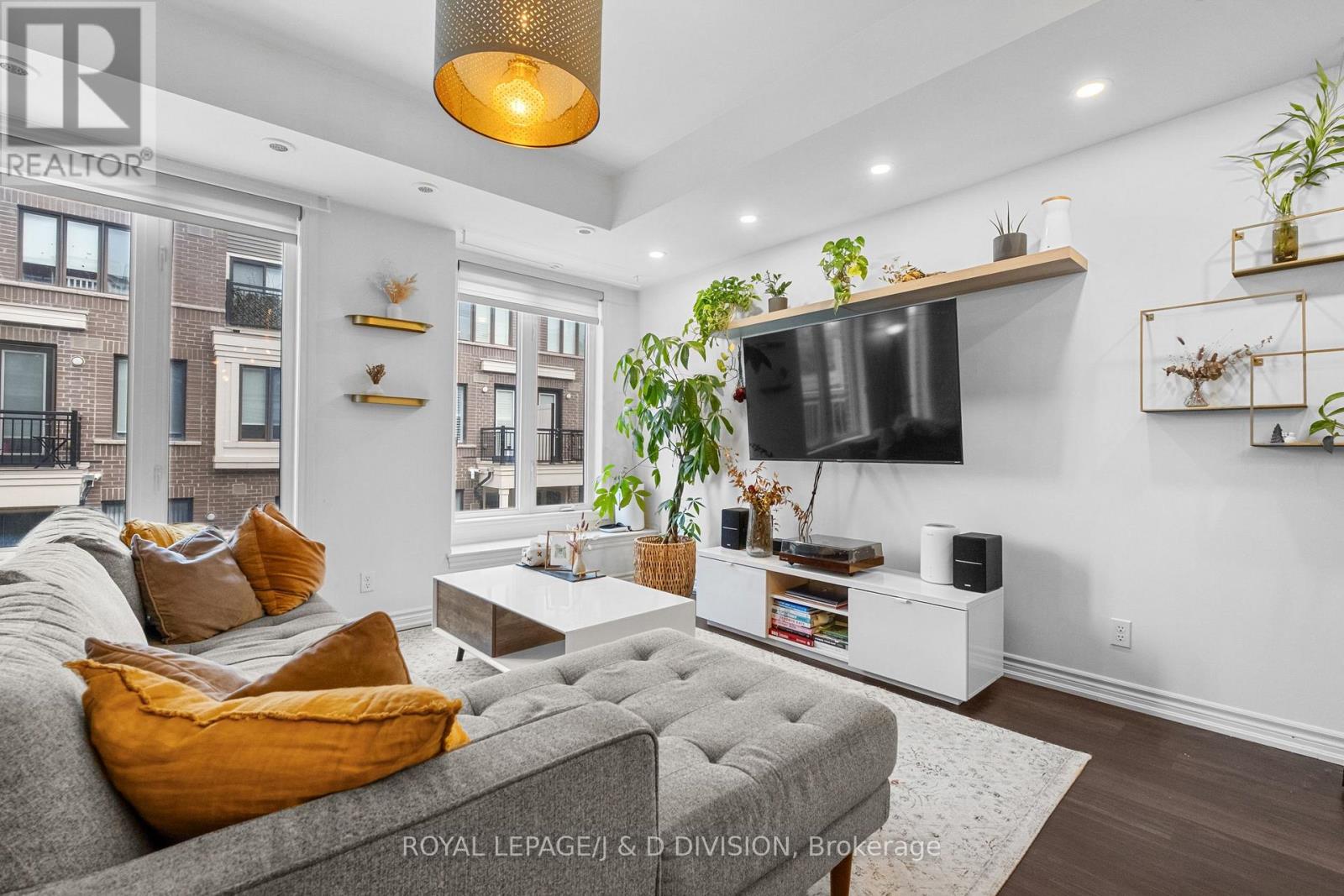 Th4 - 120 Long Branch Avenue, Toronto, Ontario  M8W 0B1 - Photo 6 - W12493244