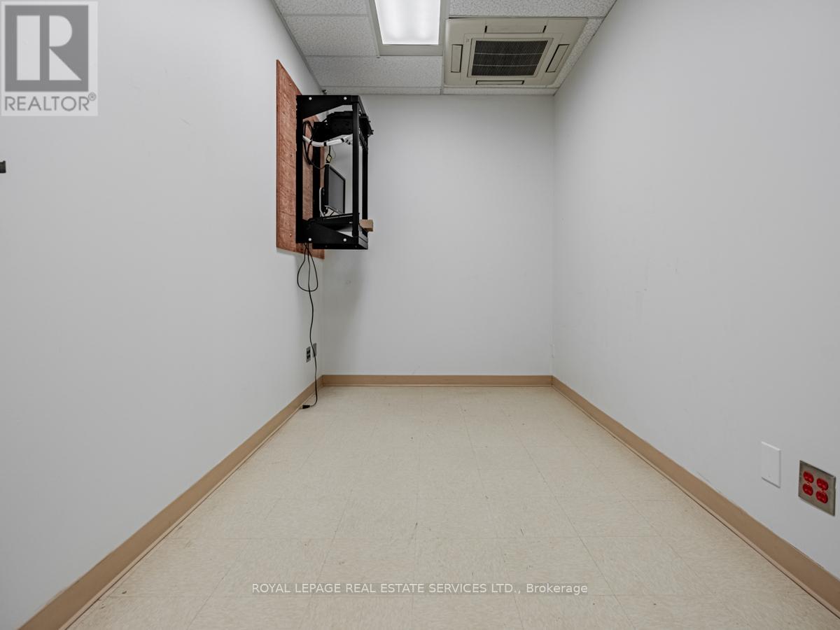 200a - 2180 Meadowvale Boulevard, Mississauga, Ontario  L5N 5S3 - Photo 26 - W12493260