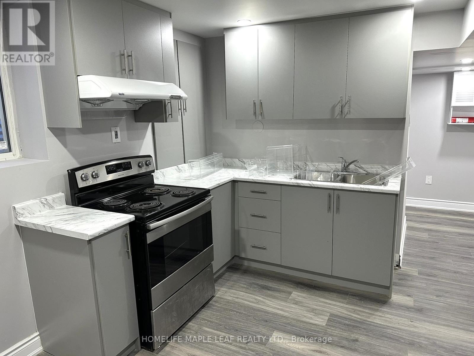 Basement - 72 Four Seasons Circle, Brampton, Ontario  L7A 2A7 - Photo 7 - W12493262