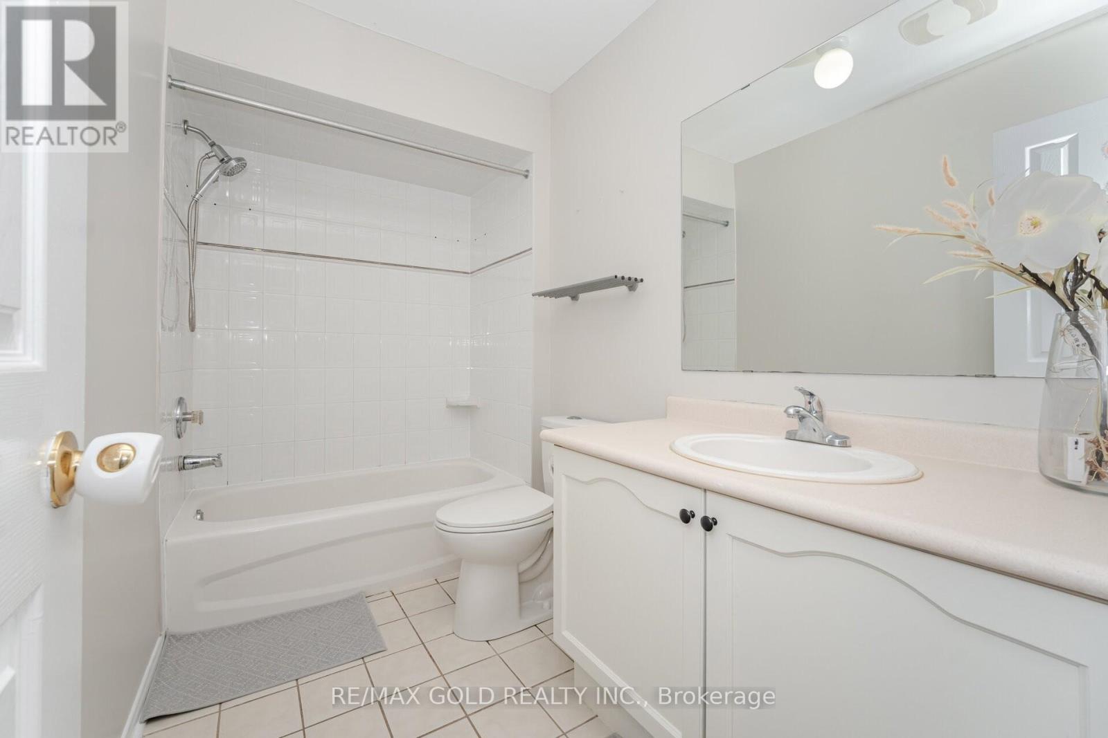 72 Big Moe Crescent, Brampton, Ontario  L6P 1J8 - Photo 12 - W12493292