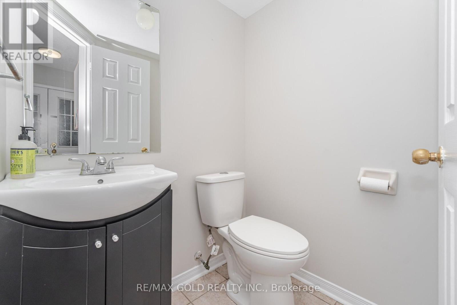 72 Big Moe Crescent, Brampton, Ontario  L6P 1J8 - Photo 9 - W12493292