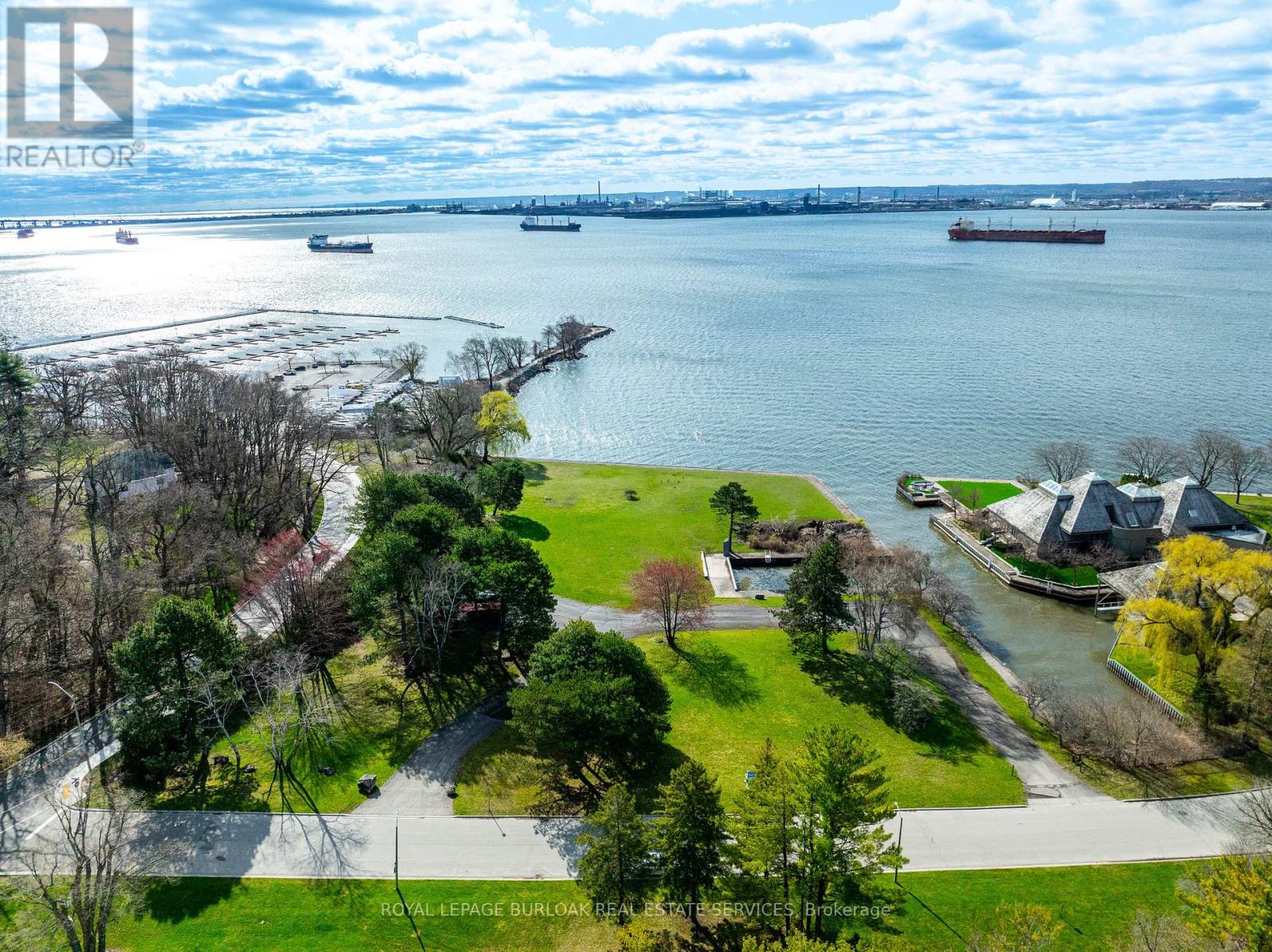 800 Lasalle Park Road, Burlington, Ontario  L7T 4G9 - Photo 3 - W12493300