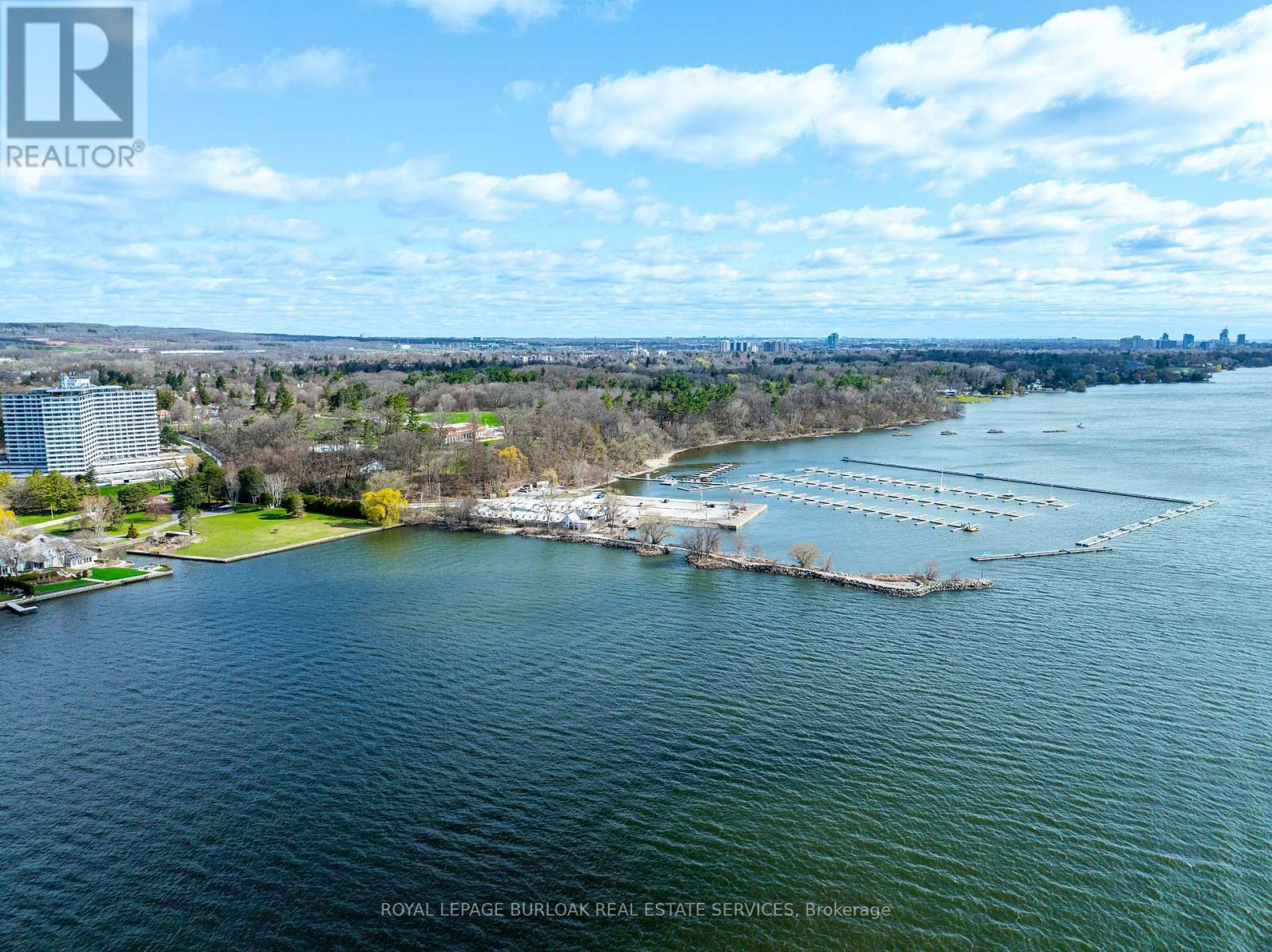 800 Lasalle Park Road, Burlington, Ontario  L7T 4G9 - Photo 4 - W12493300