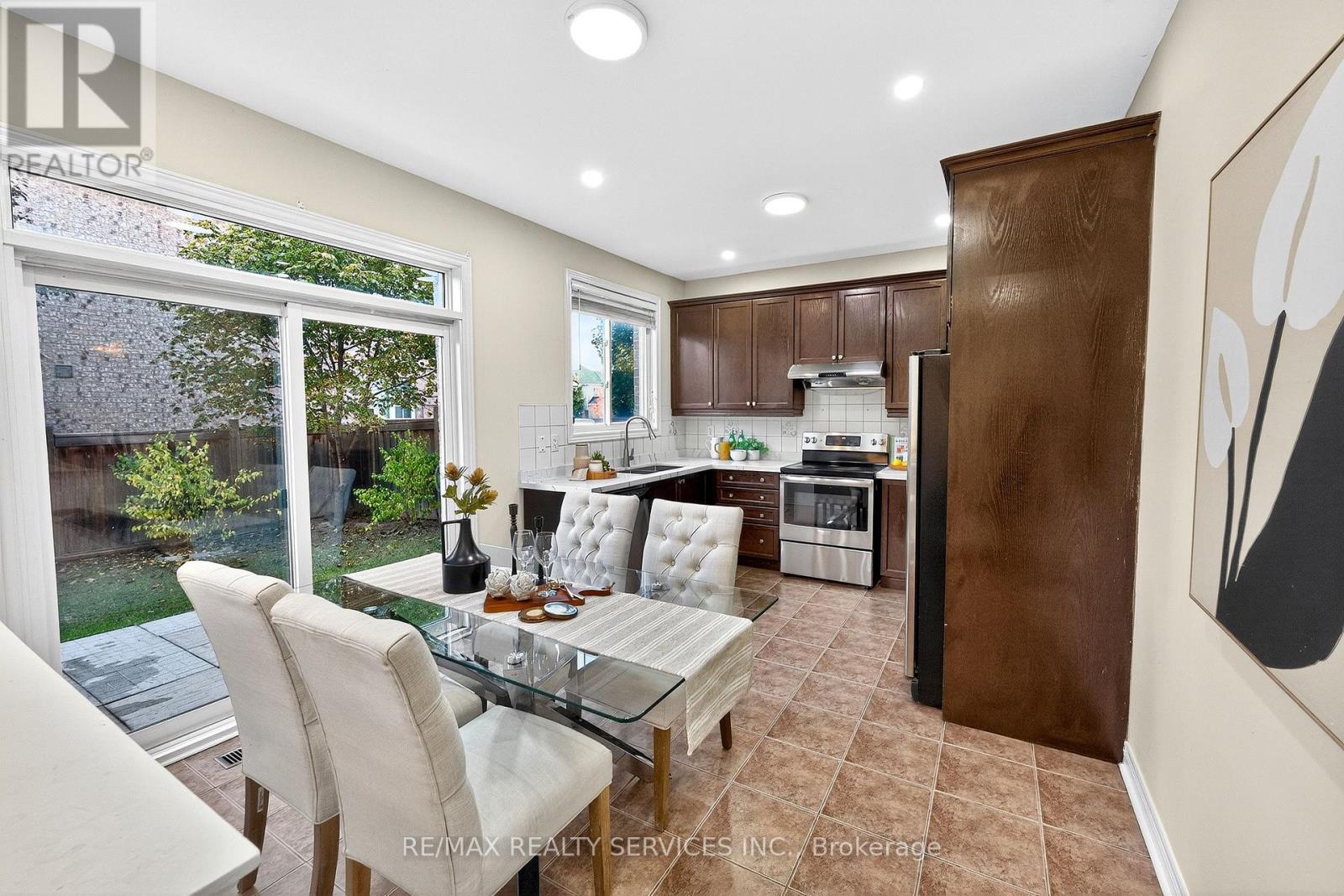 24 Addiscott Street, Brampton, Ontario  L6R 0X8 - Photo 14 - W12493344