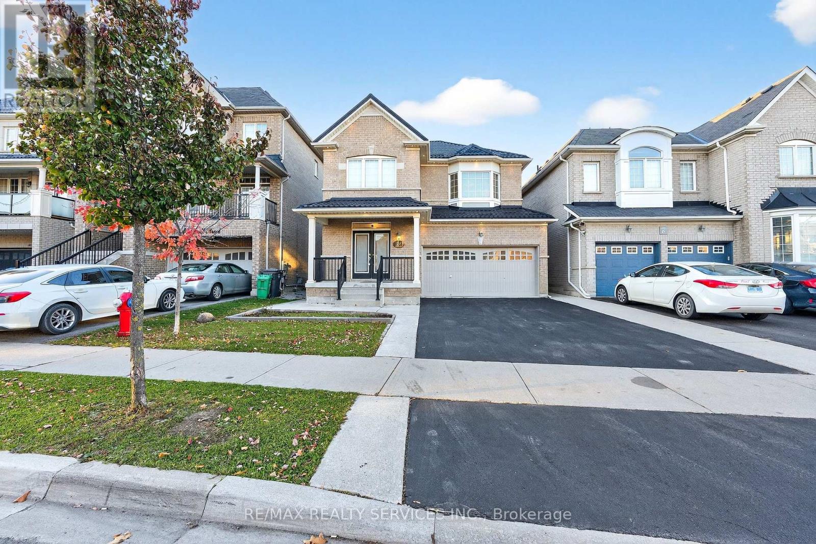 24 Addiscott Street, Brampton, Ontario  L6R 0X8 - Photo 2 - W12493344