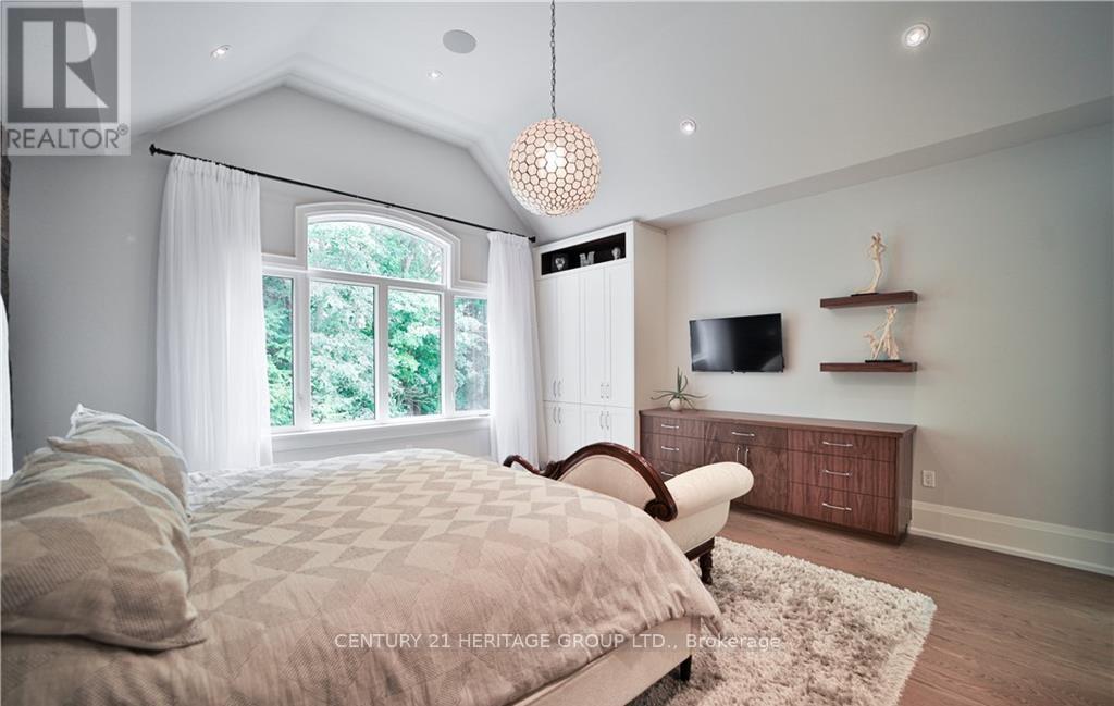 298 Shoreview Road, Burlington, Ontario  L7T 2N4 - Photo 24 - W12493356