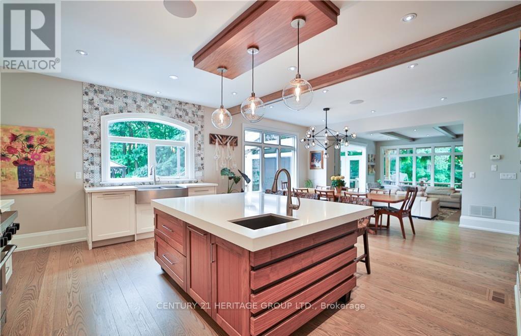 298 Shoreview Road, Burlington, Ontario  L7T 2N4 - Photo 9 - W12493356