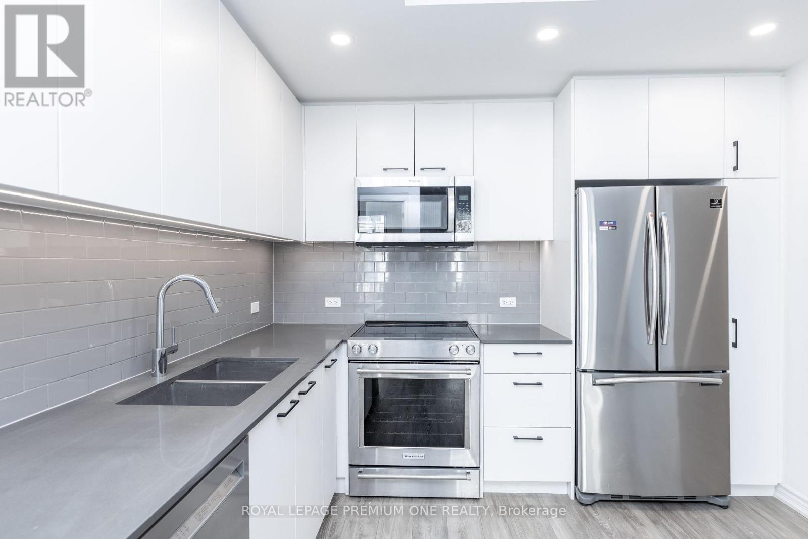 214 - 571 Prince Edward Drive N, Toronto, Ontario  M8X 0A1 - Photo 30 - W12493362