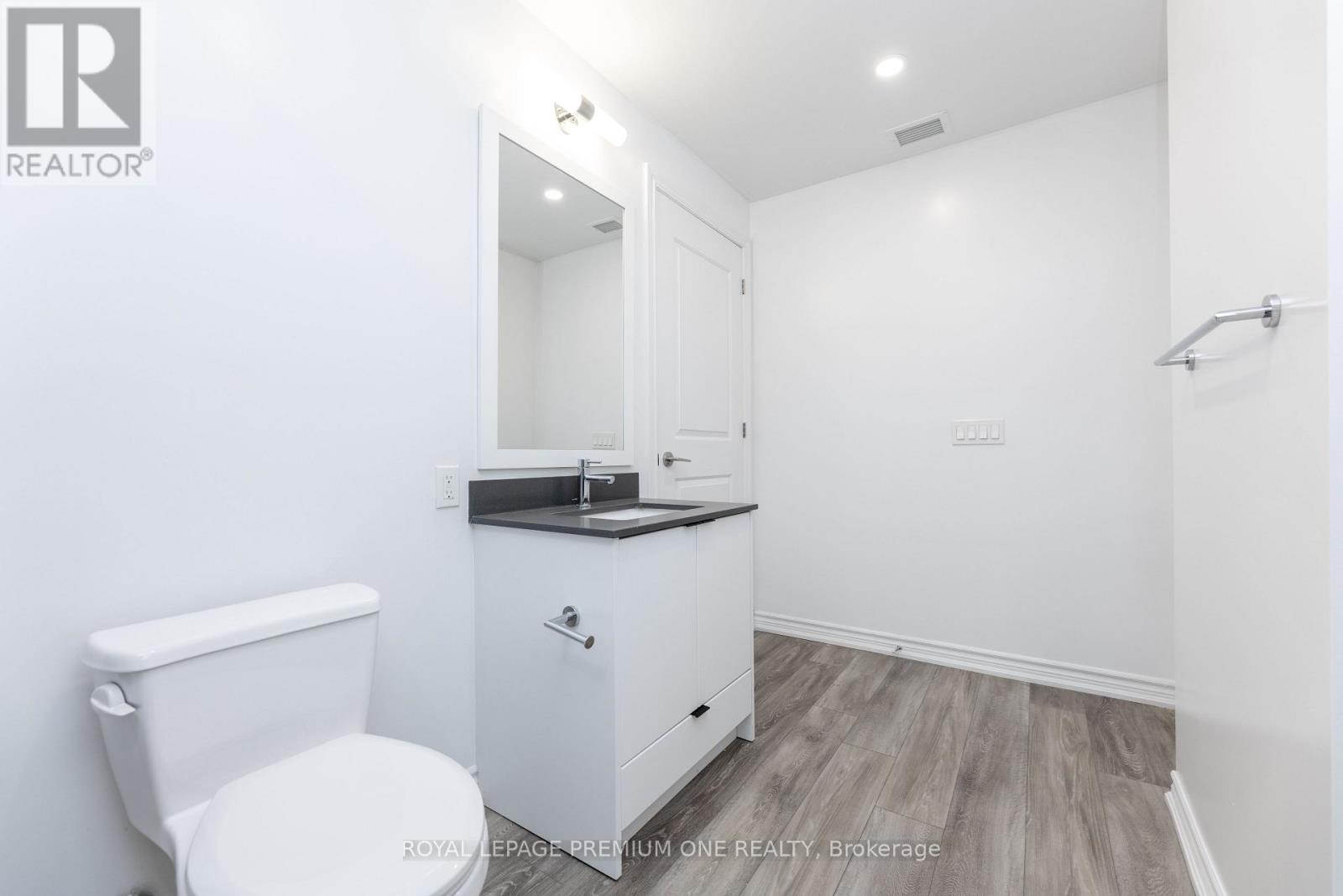 214 - 571 Prince Edward Drive N, Toronto, Ontario  M8X 0A1 - Photo 37 - W12493362