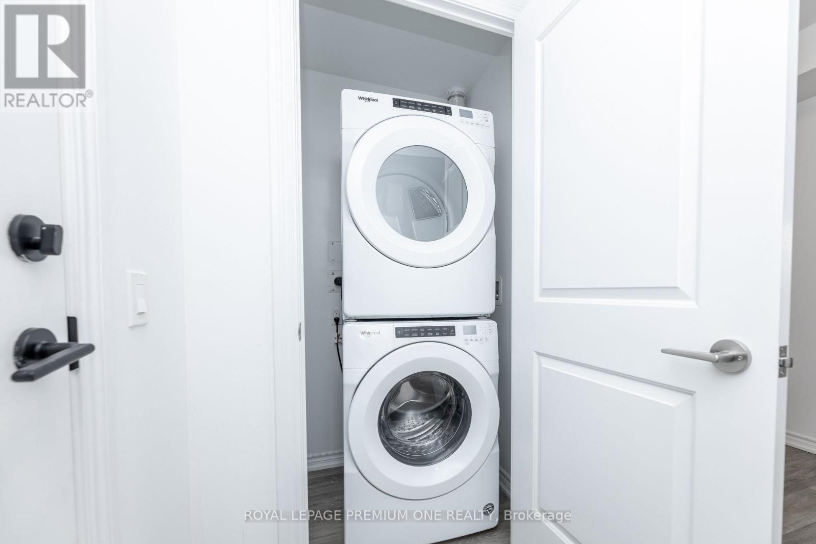 214 - 571 Prince Edward Drive N, Toronto, Ontario  M8X 0A1 - Photo 41 - W12493362