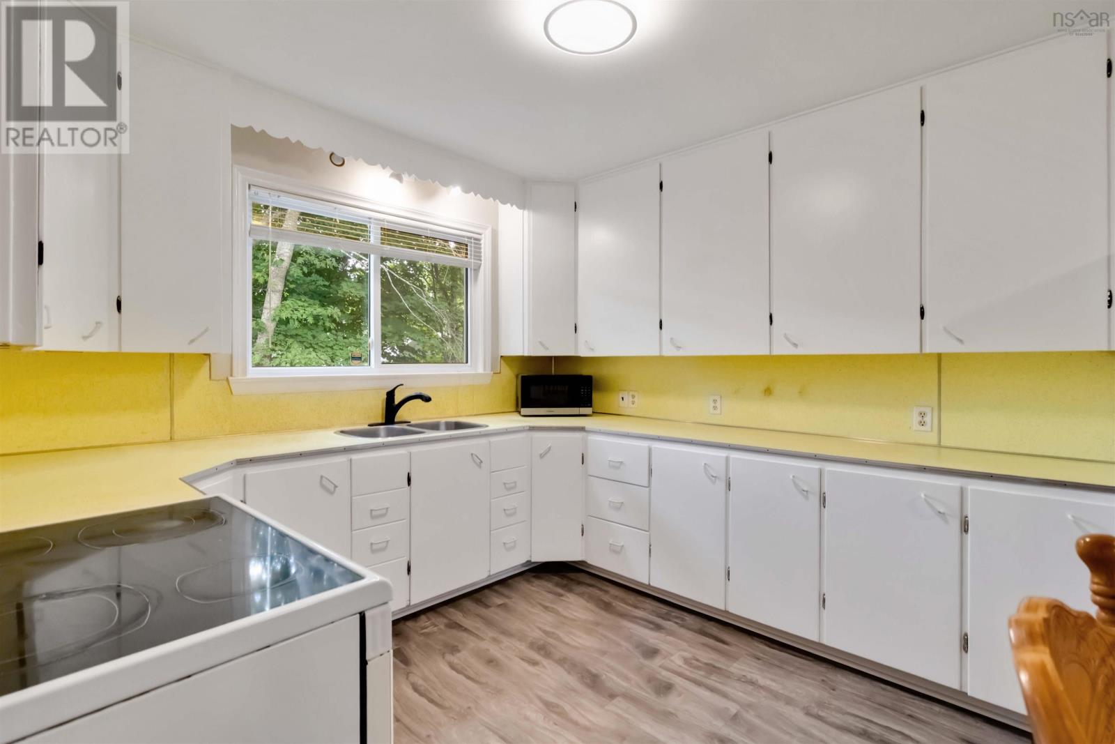 409 Rocky Lake Drive, Bedford, Nova Scotia  B4A 2T4 - Photo 13 - 202520739