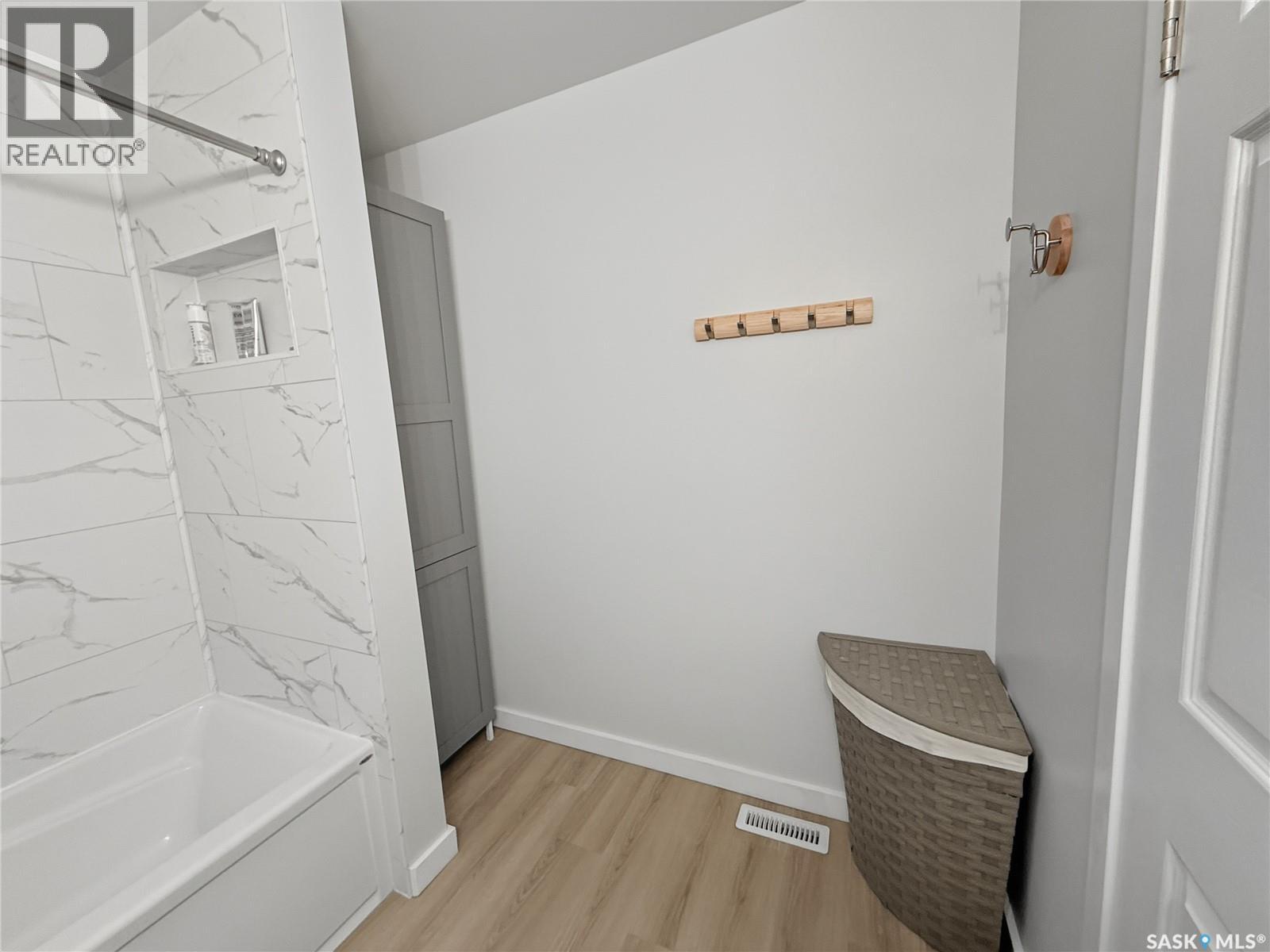 148 6th Avenue Se, Swift Current, Saskatchewan  S9H 3N7 - Photo 23 - SK022025