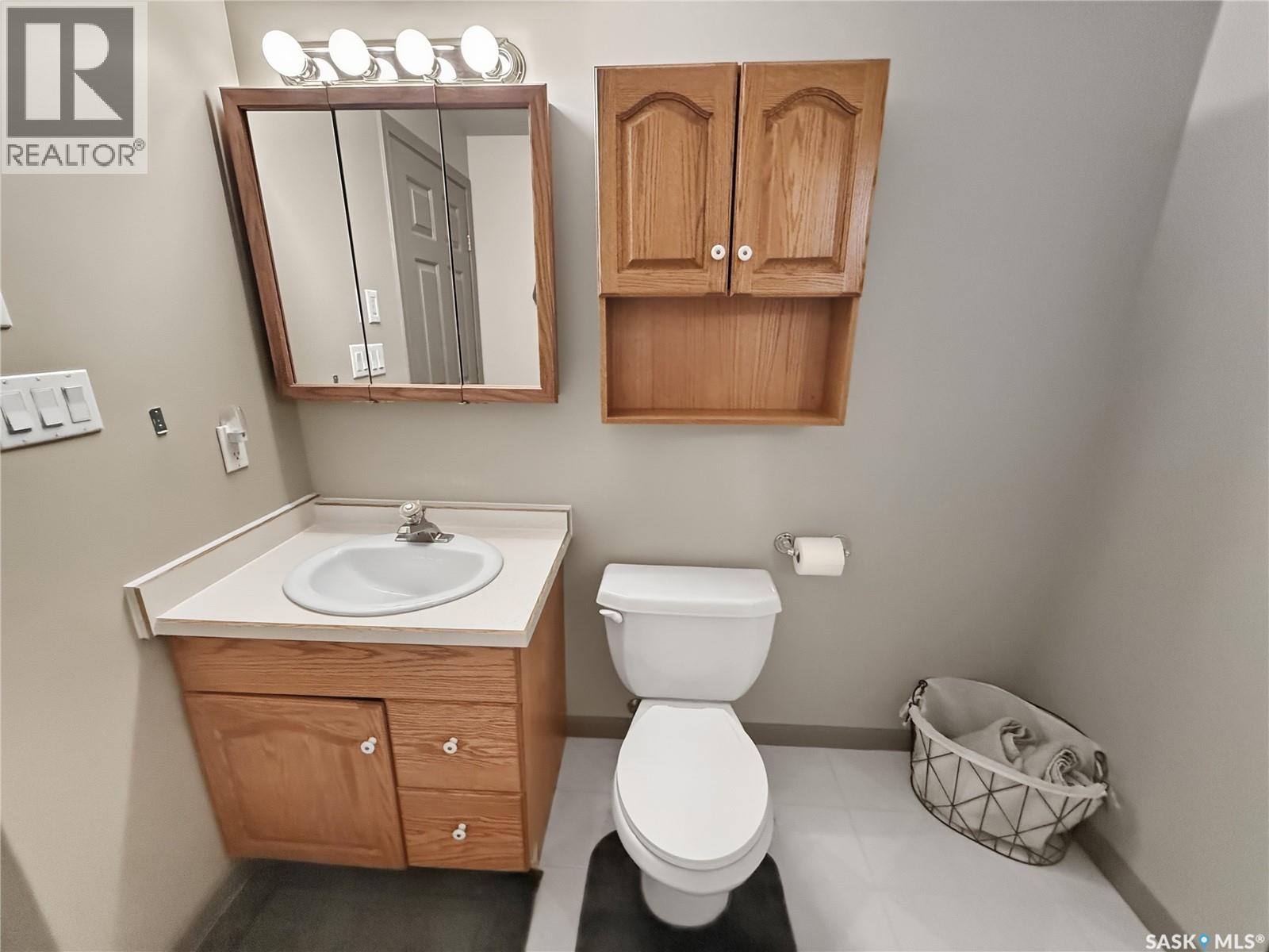 148 6th Avenue Se, Swift Current, Saskatchewan  S9H 3N7 - Photo 36 - SK022025