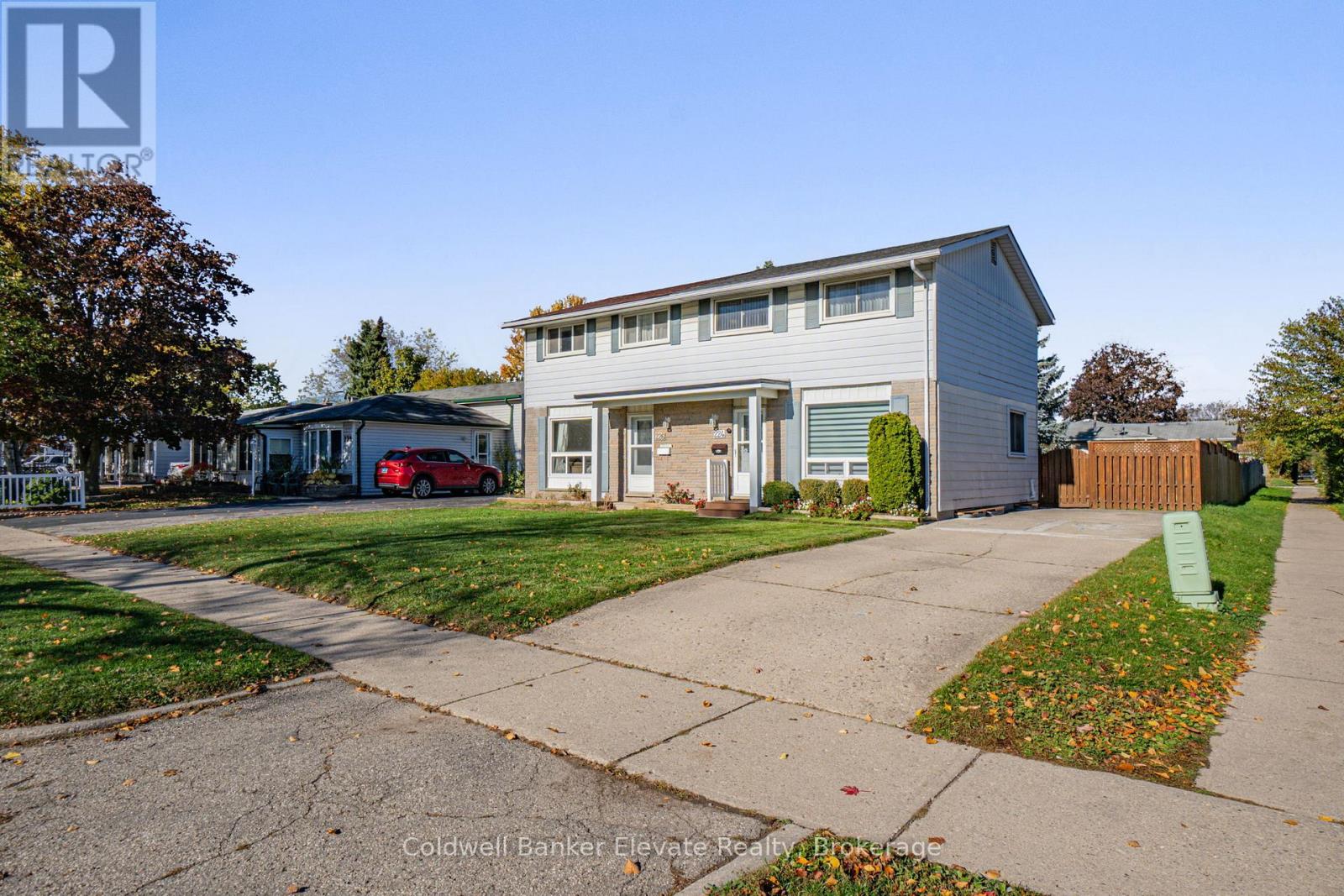 224 TRAYNOR AVENUE, Kitchener, Ontario