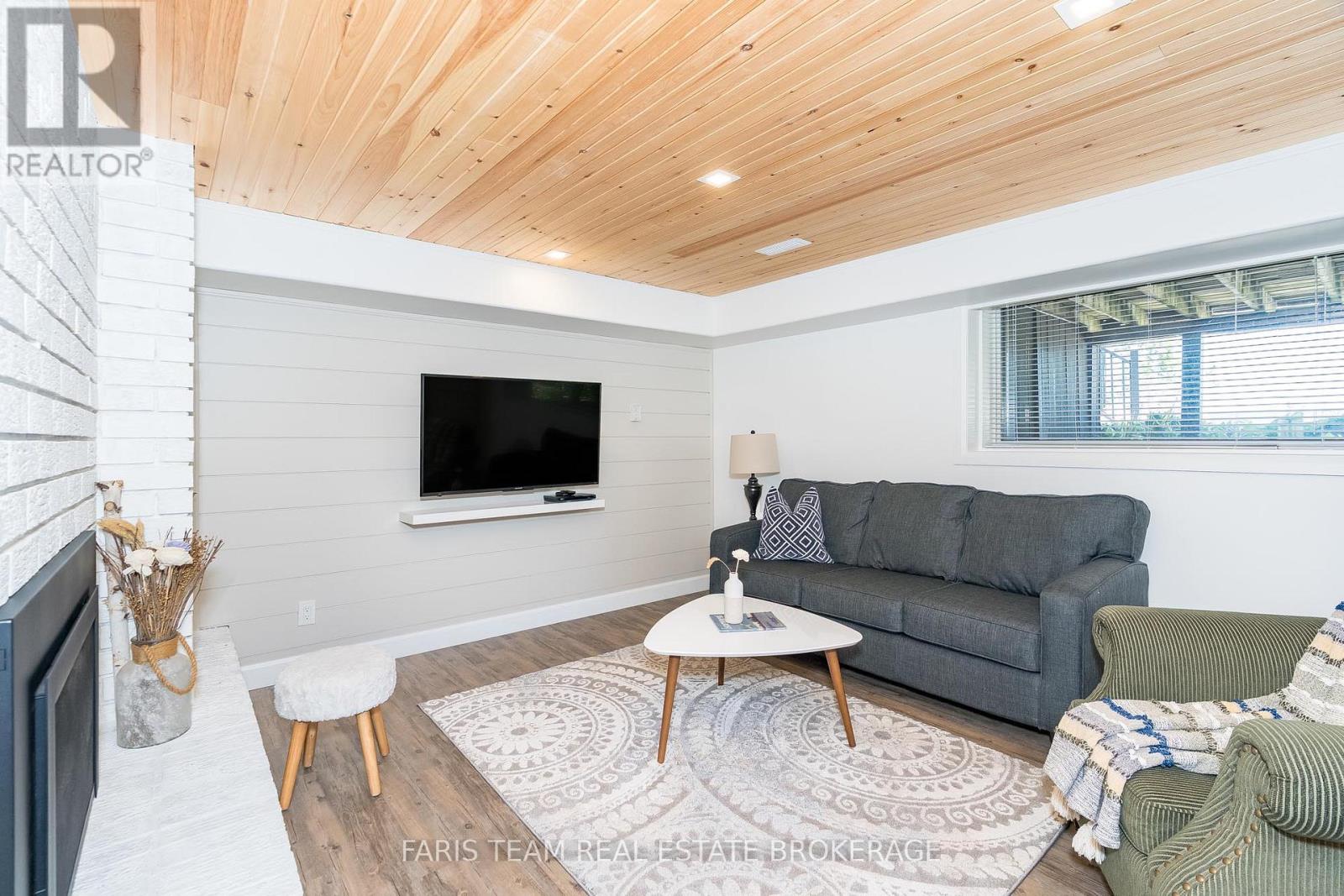 328 Cedar Avenue, Meaford, Ontario  N4L 1W5 - Photo 18 - X12493348