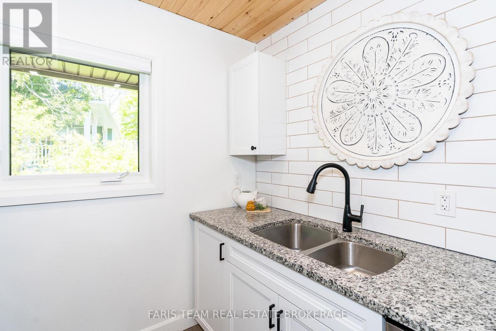 328 Cedar Avenue, Meaford, Ontario  N4L 1W5 - Photo 8 - X12493348