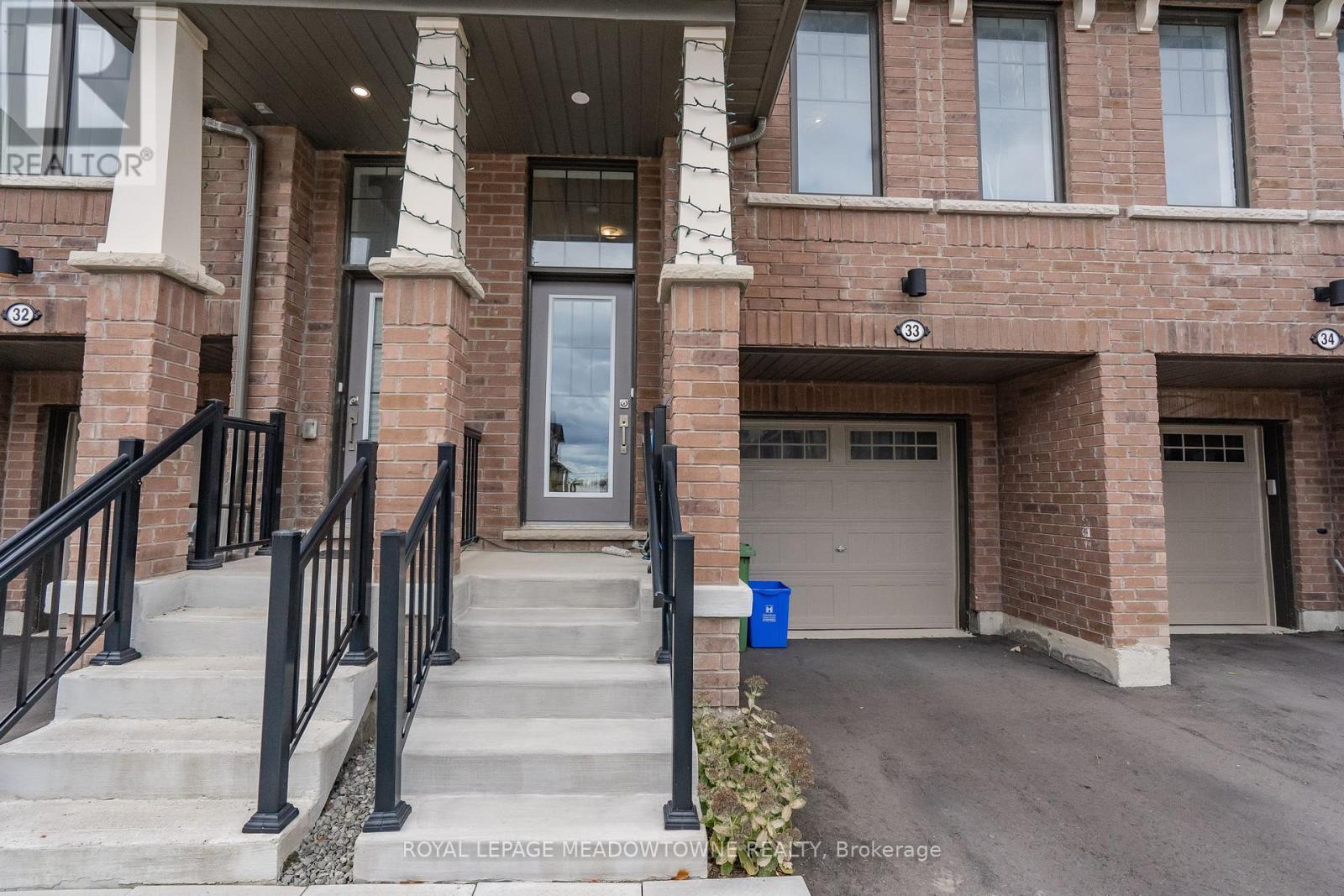 33 - 185 Bedrock Drive, Hamilton, Ontario  L8J 0M5 - Photo 2 - X12493370