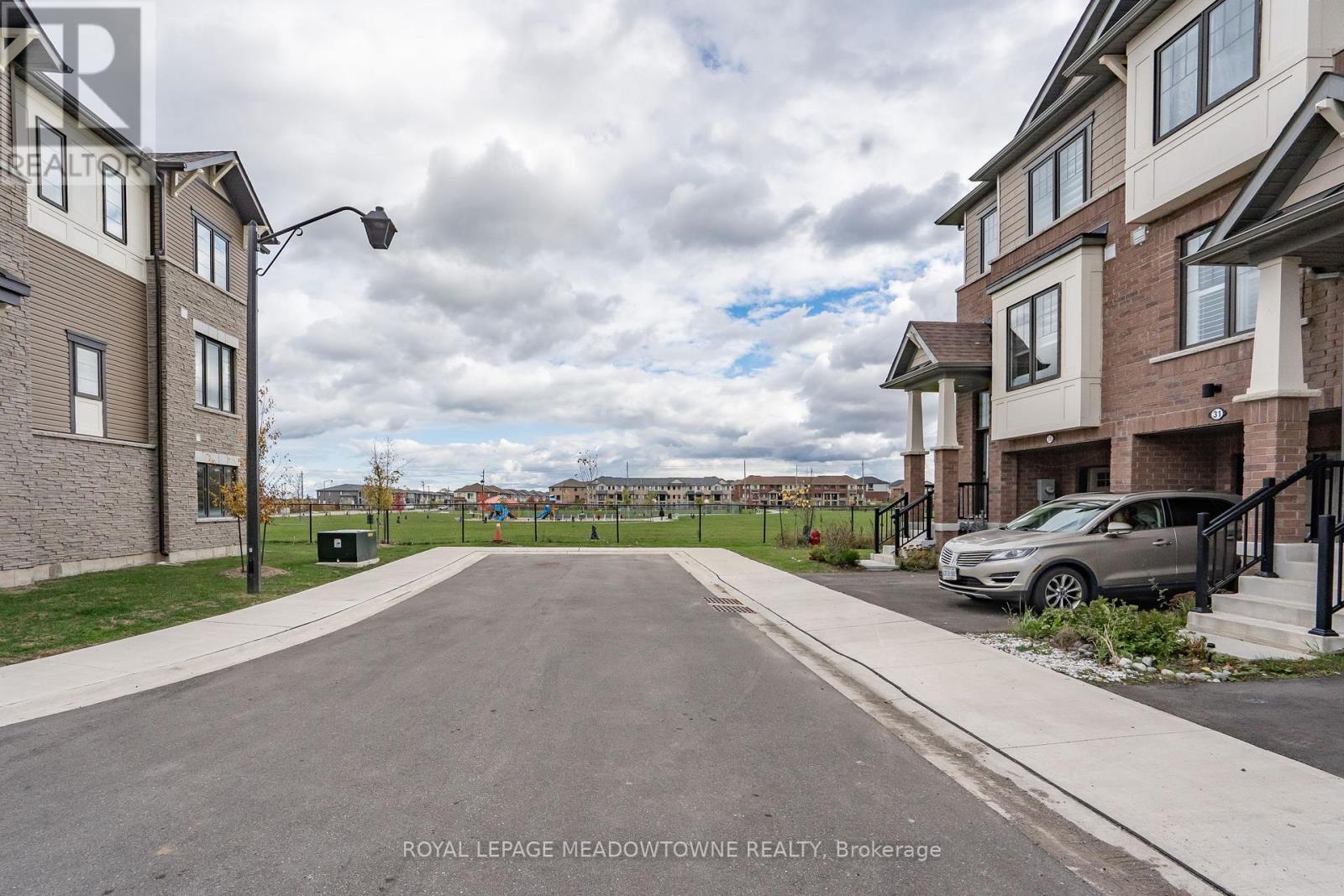 33 - 185 Bedrock Drive, Hamilton, Ontario  L8J 0M5 - Photo 36 - X12493370