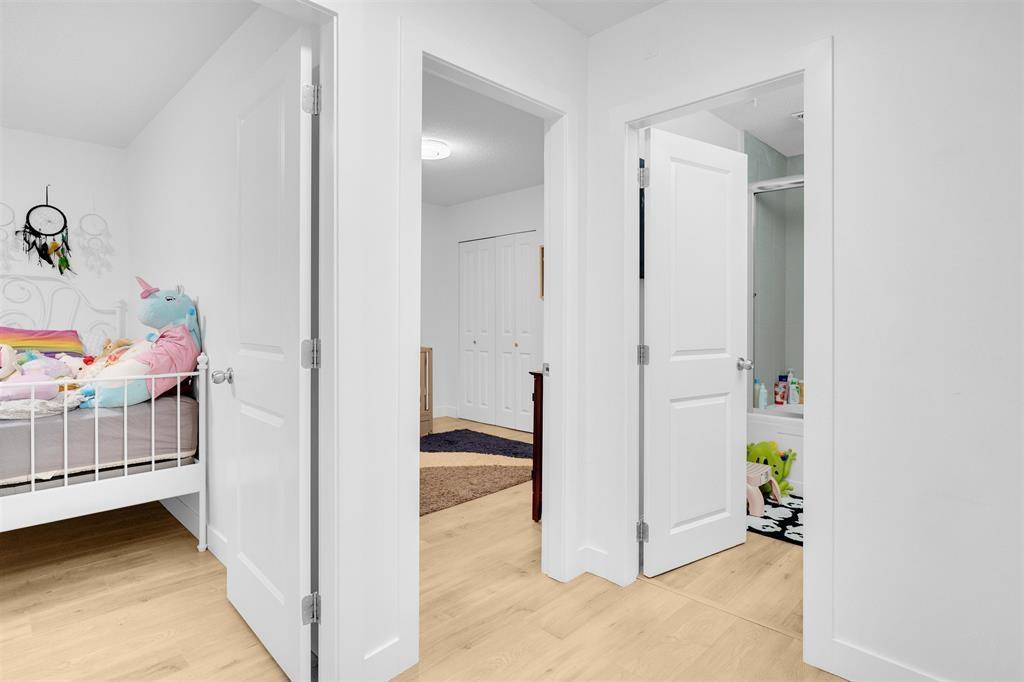 2042 Bowler Drive, Surrey, British Columbia  V4A 6S6 - Photo 6 - R3063211