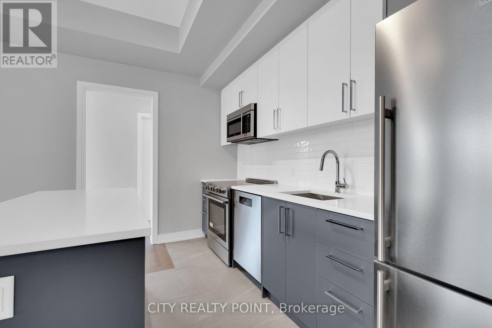 211 - 664 Spadina Avenue, Toronto, Ontario  M5S 2H7 - Photo 2 - C12493378