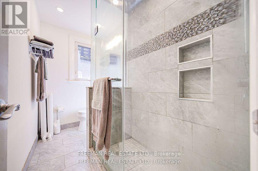 56 Austin Terrace, Toronto, Ontario  M5R 1Y6 - Photo 19 - C12493454