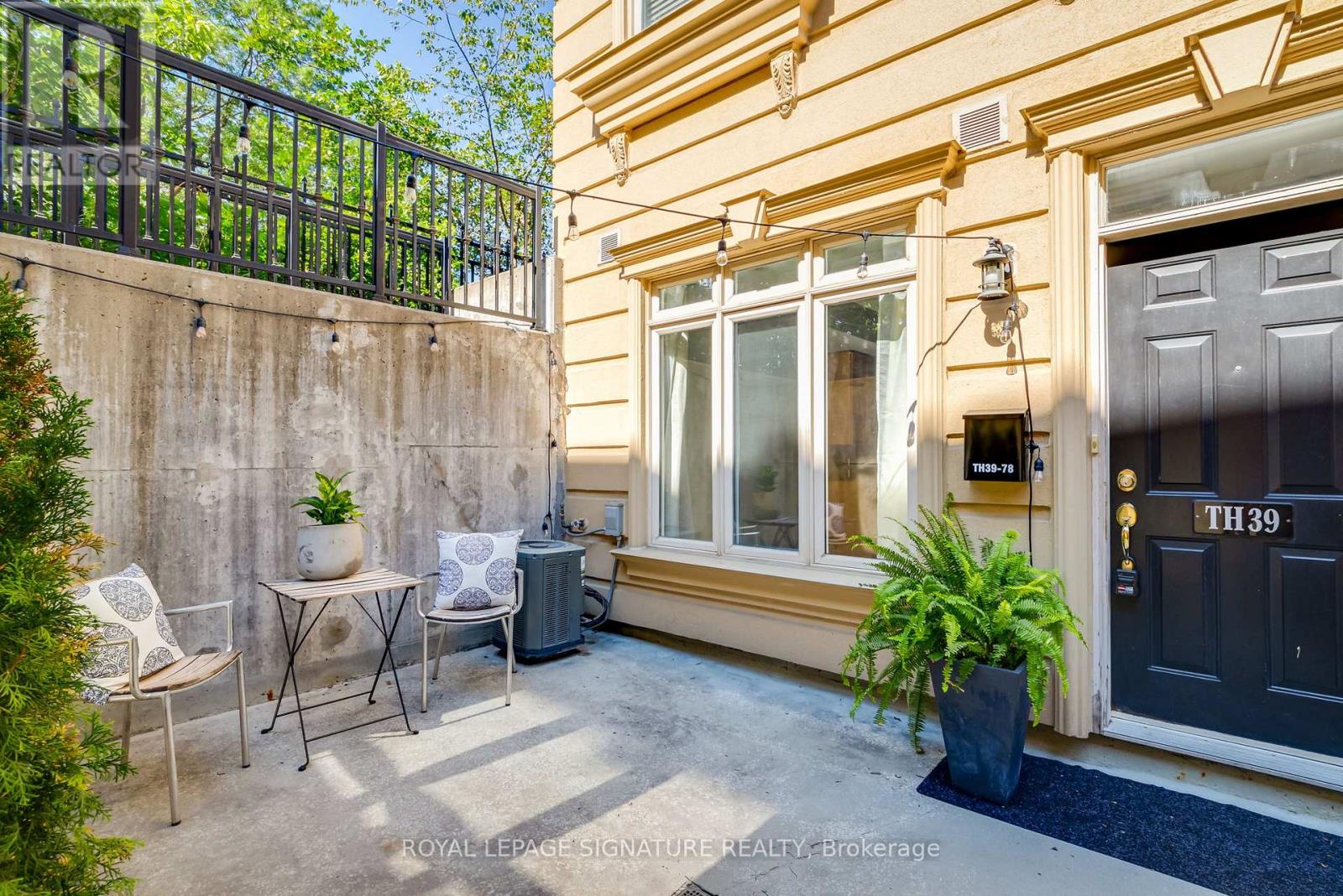 39 - 78 CARR STREET, Toronto, Ontario