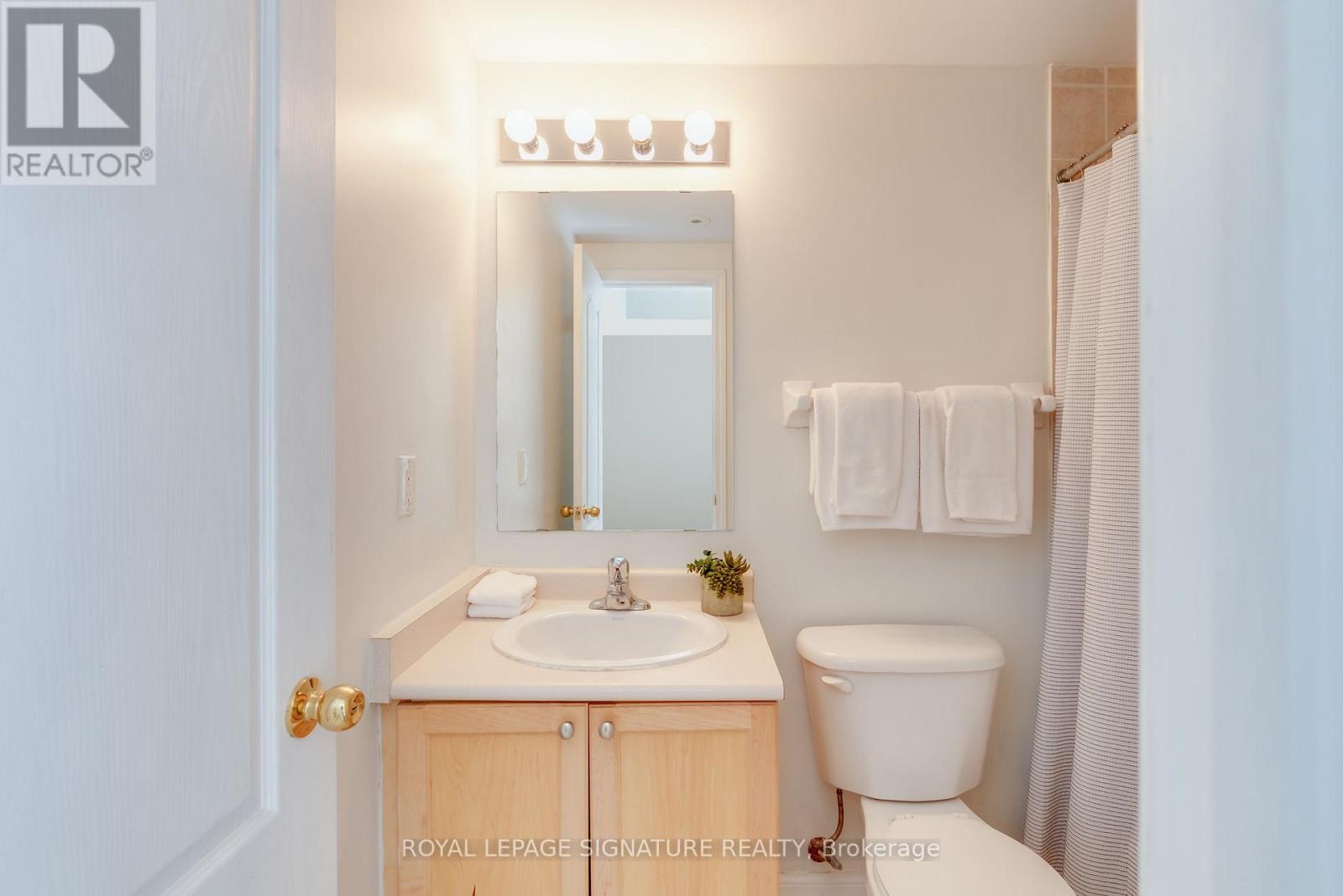 39 - 78 Carr Street, Toronto, Ontario  M5T 1B7 - Photo 13 - C12493512