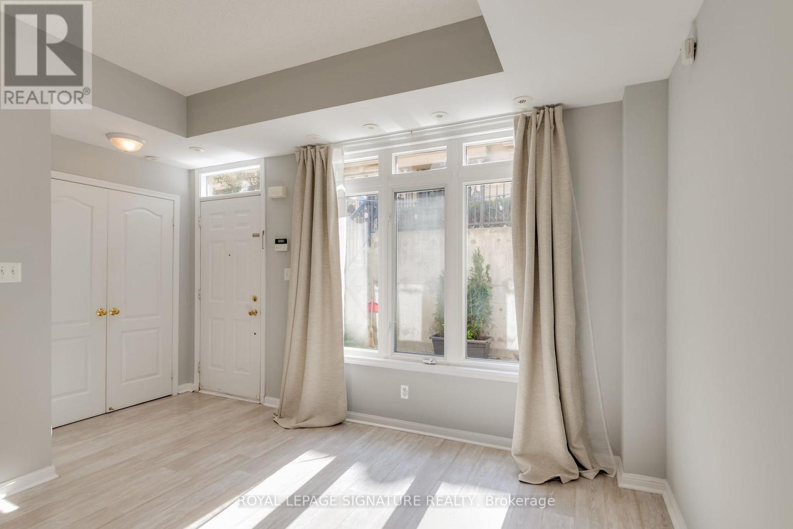 39 - 78 Carr Street, Toronto, Ontario  M5T 1B7 - Photo 7 - C12493512