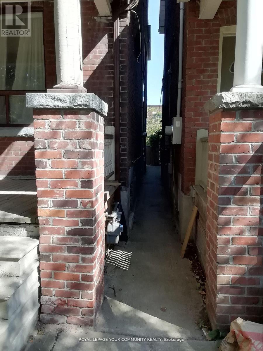 Bsmt - 761 Markham Street, Toronto, Ontario  M6G 2M4 - Photo 3 - C12493522