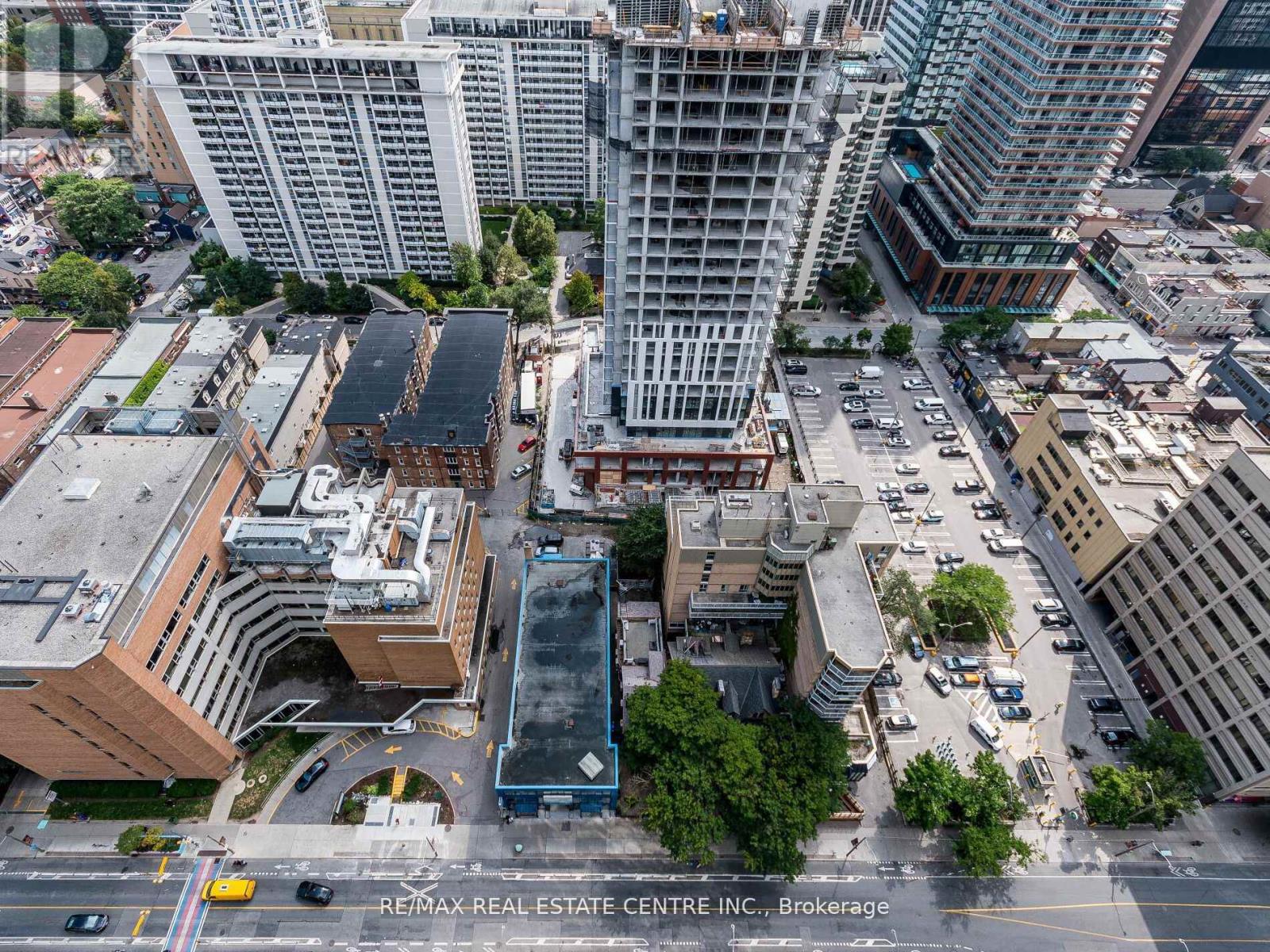 3302 - 28 Wellesley Street, Toronto, Ontario  M4Y 1G3 - Photo 2 - C12493562