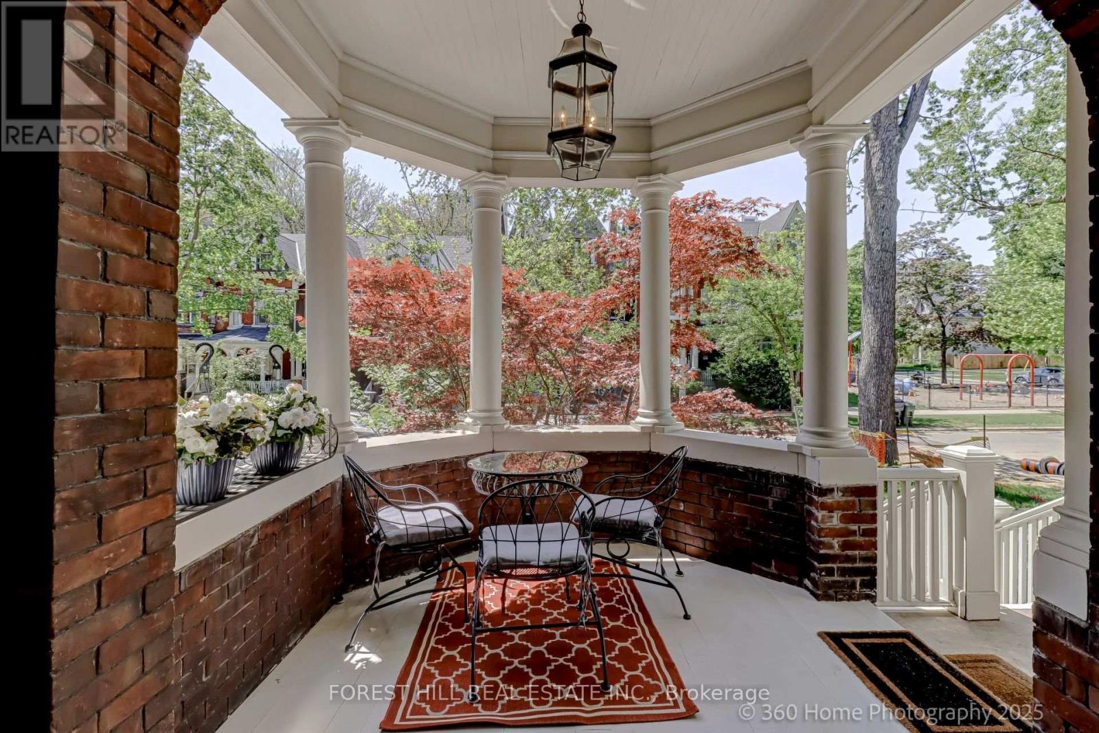 379 Huron Street, Toronto, Ontario  M5S 2G5 - Photo 3 - C12493588