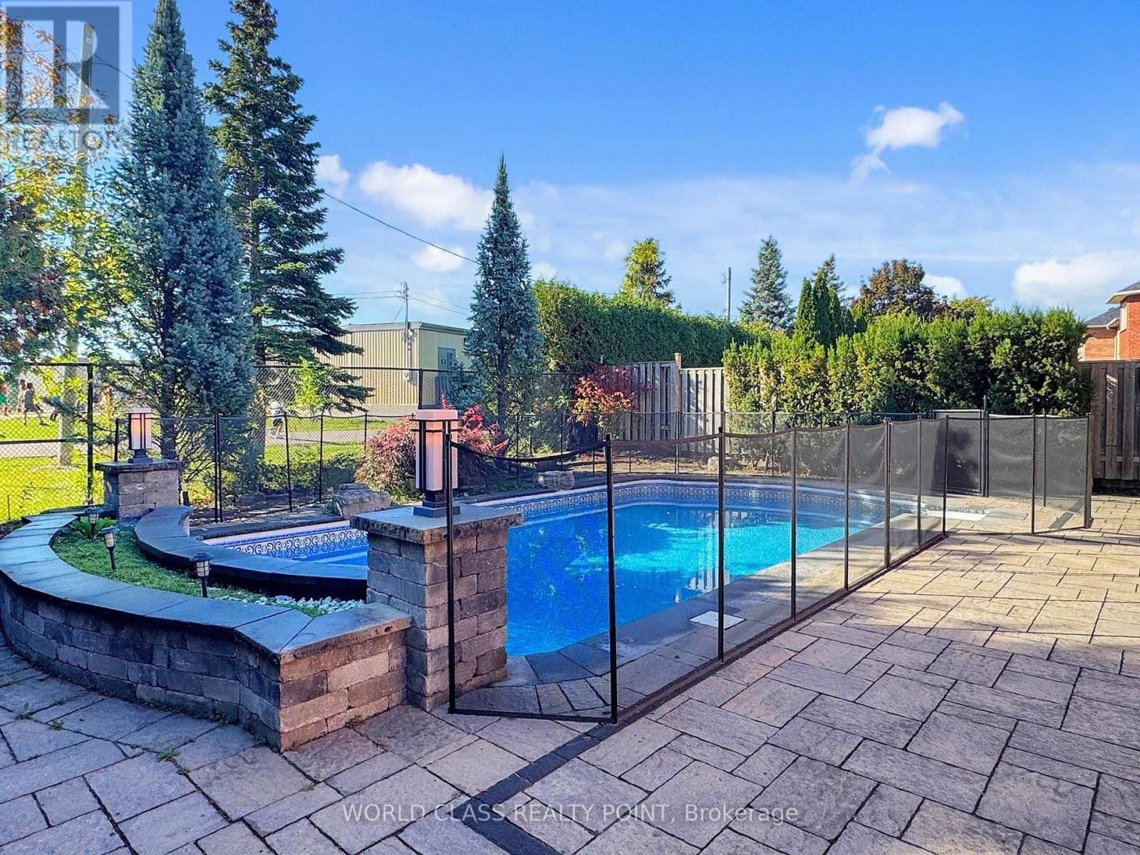 23 Kilbride Drive, Whitby, Ontario  L1R 2B3 - Photo 4 - E12493546