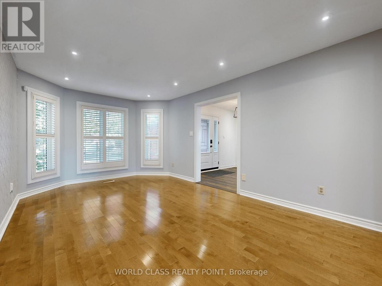 23 Kilbride Drive, Whitby, Ontario  L1R 2B3 - Photo 5 - E12493546