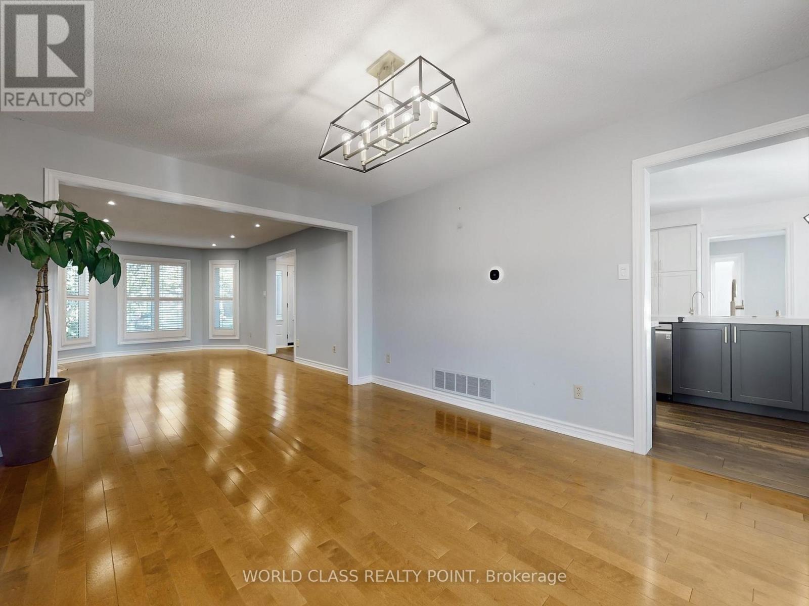 23 Kilbride Drive, Whitby, Ontario  L1R 2B3 - Photo 8 - E12493546