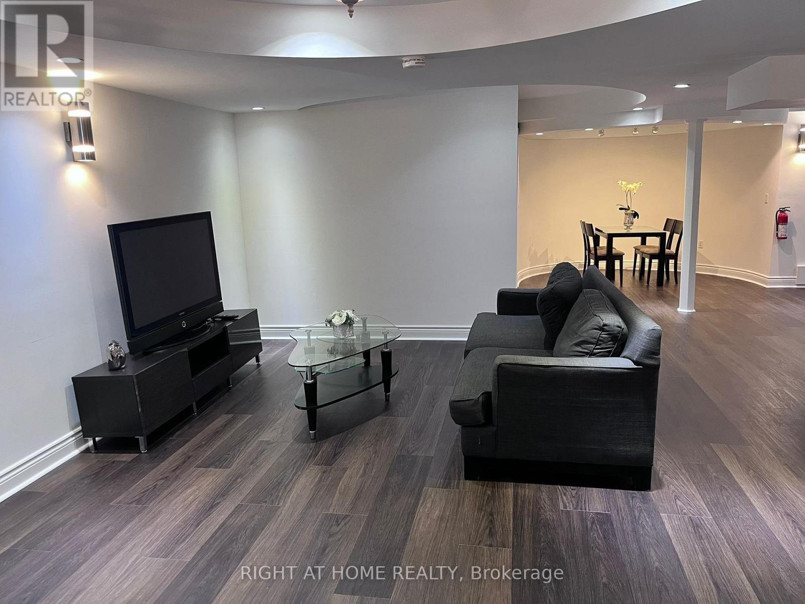 187 Redstone Road, Richmond Hill, Ontario  L4S 1X7 - Photo 11 - N12490812